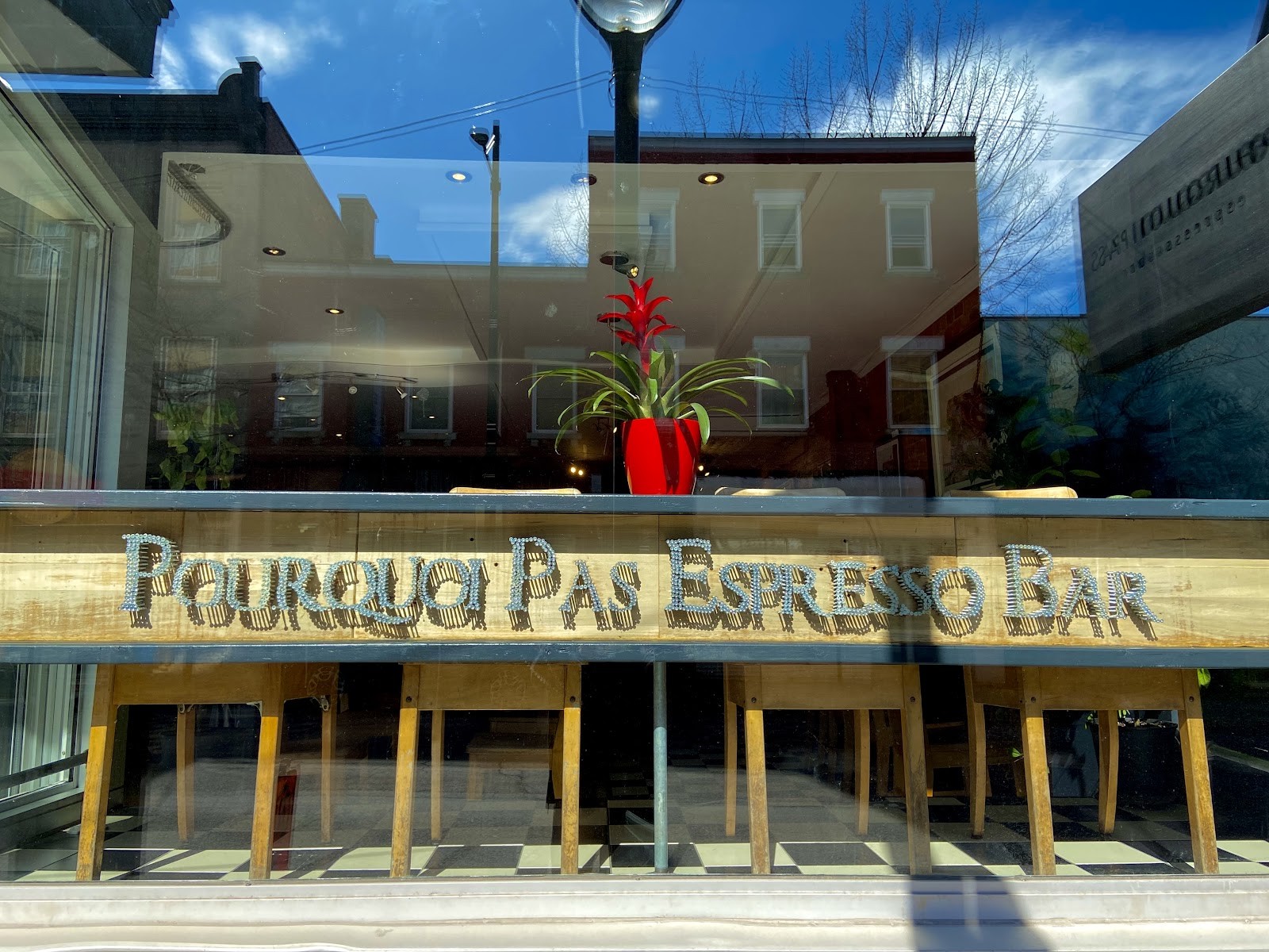 Pourquoi Pas Espresso Bar: the place