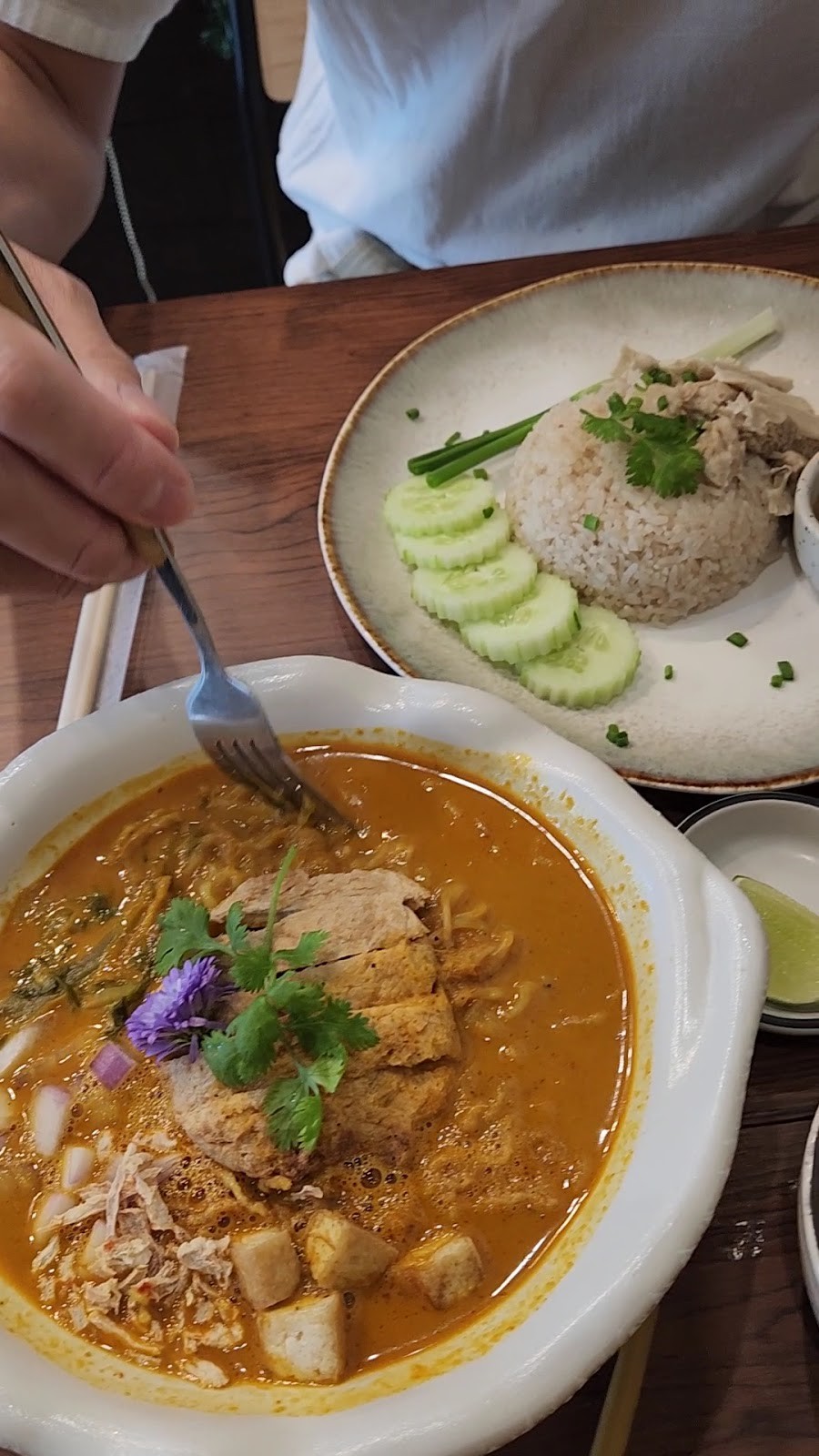 Kem-Kon Vegan Phahurat: food & drinks