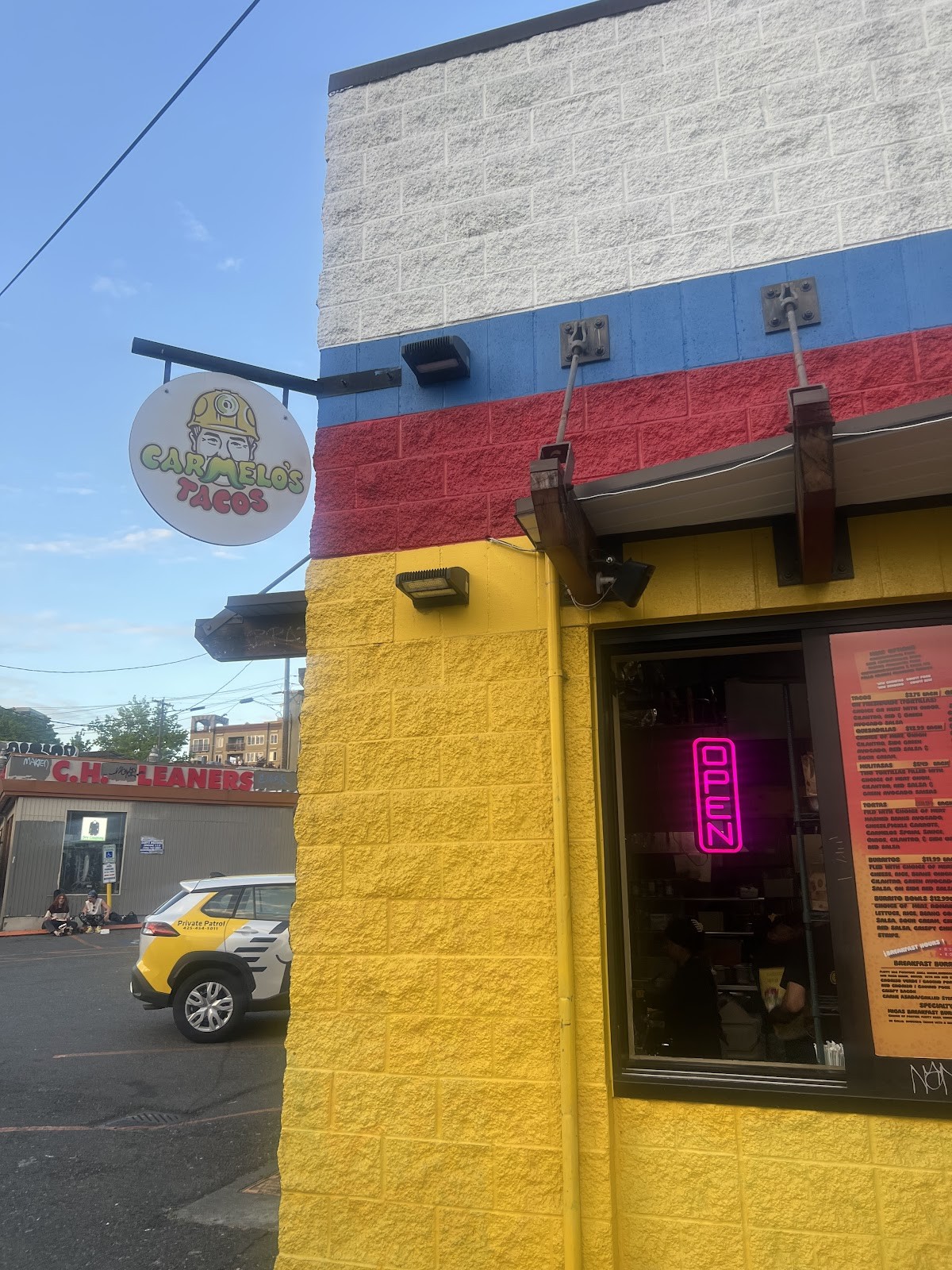 Carmelos Tacos: the place
