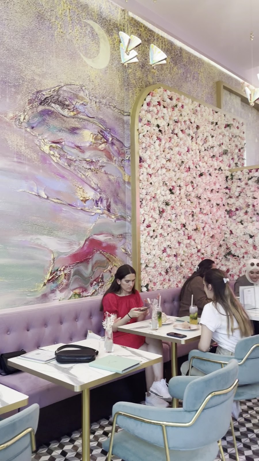 Cafe Miu: the place