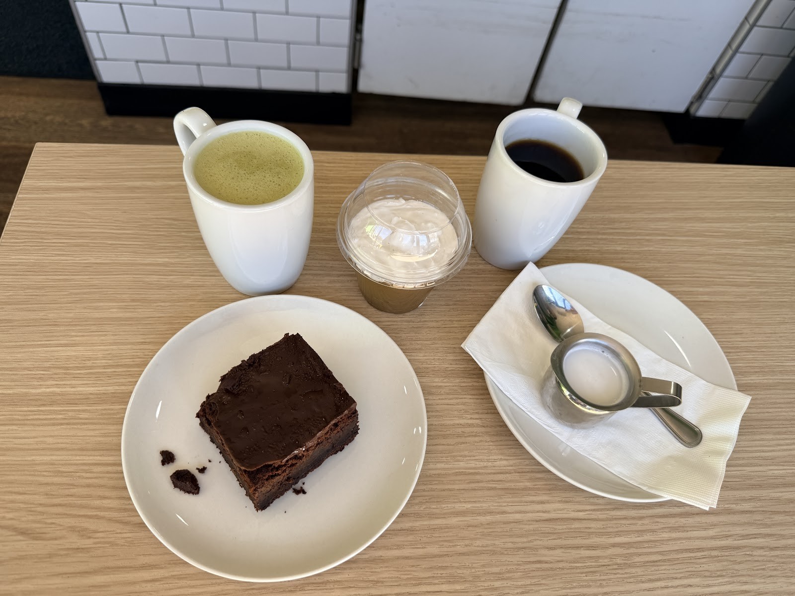 Lettuce Love Café: food & drinks