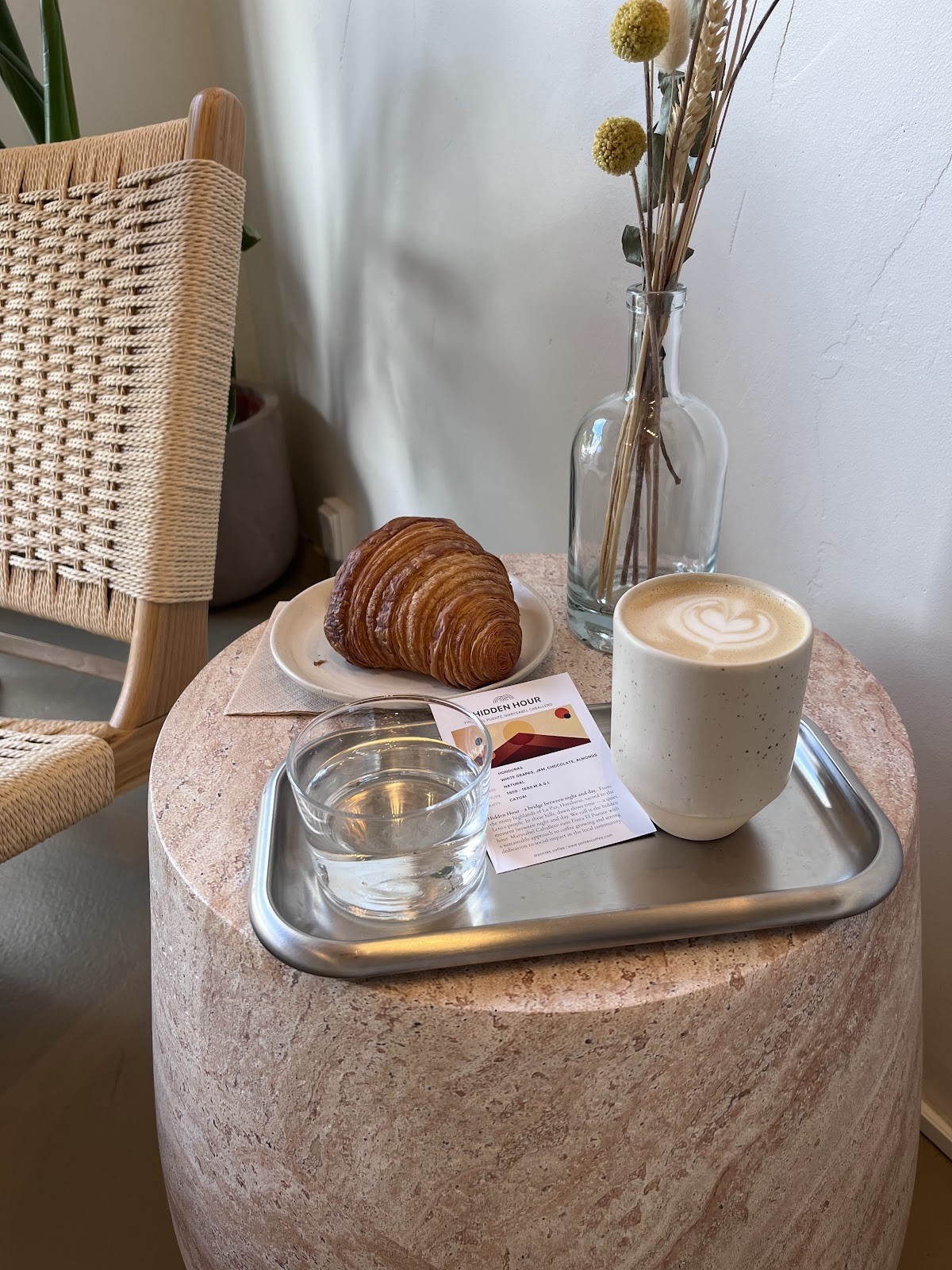 Pontes Roastery & Coffee Bar: food & drinks