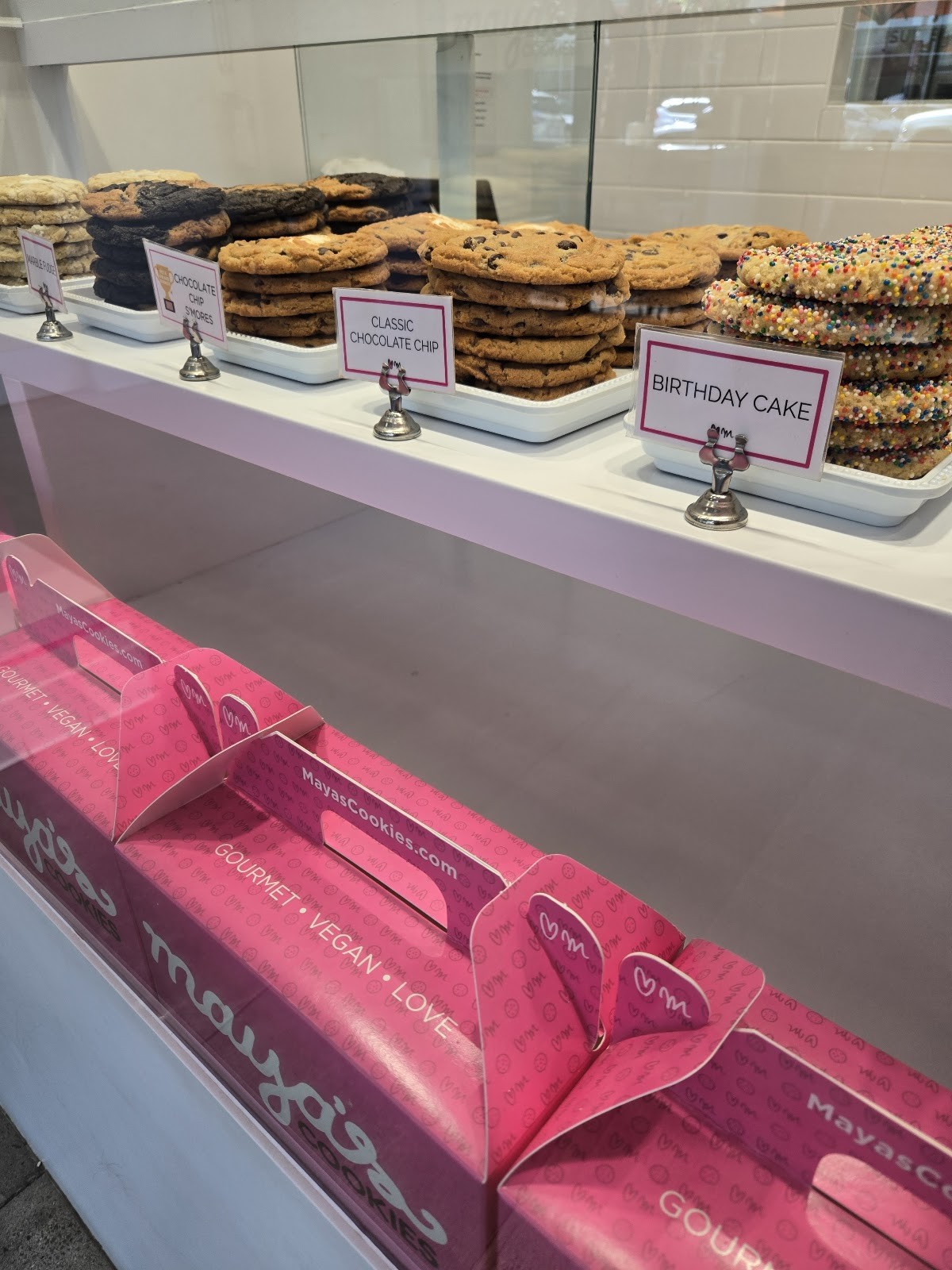 Maya's Cookies: food & drinks