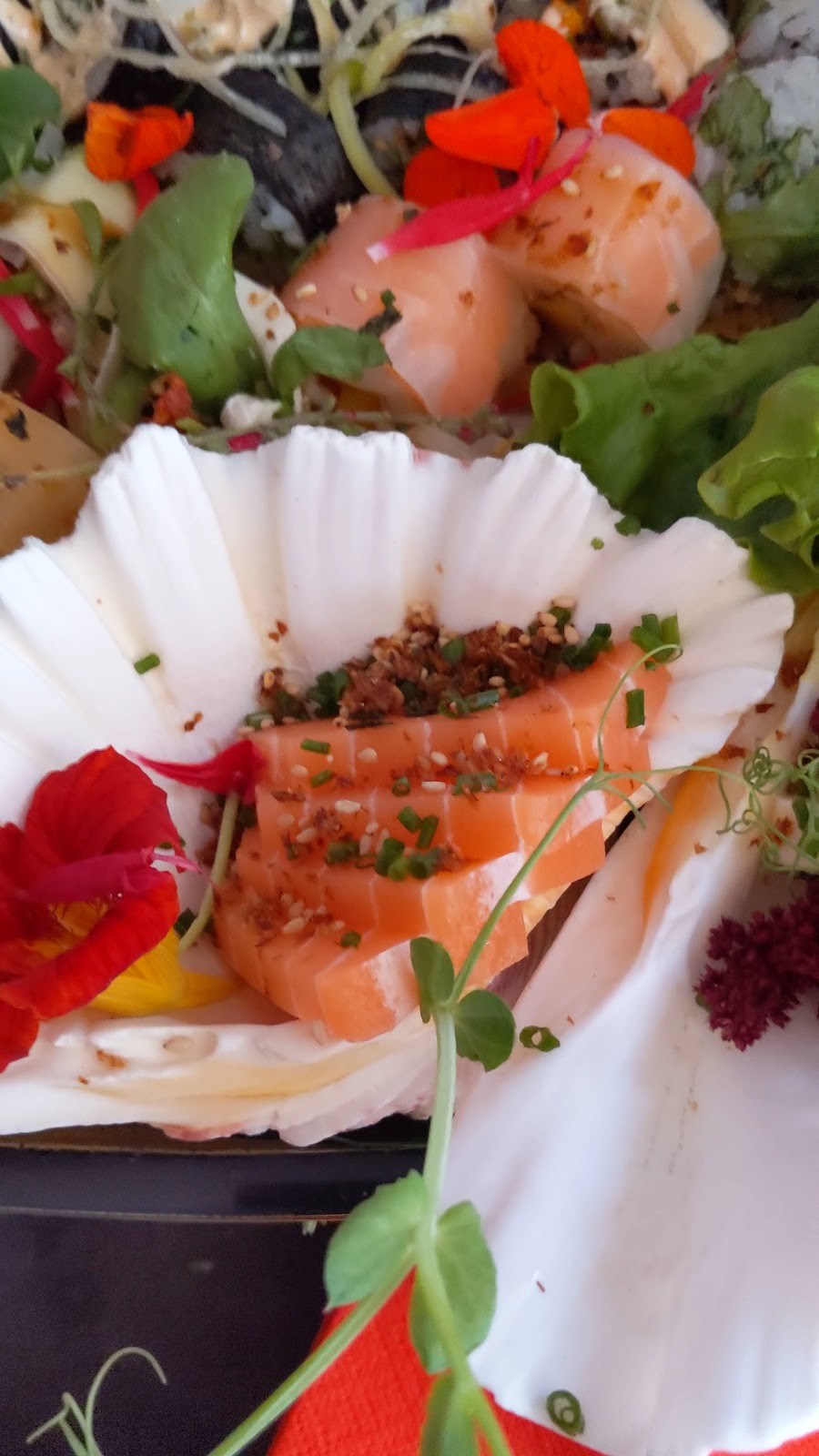 Legumi Sushi Vegan: food & drinks