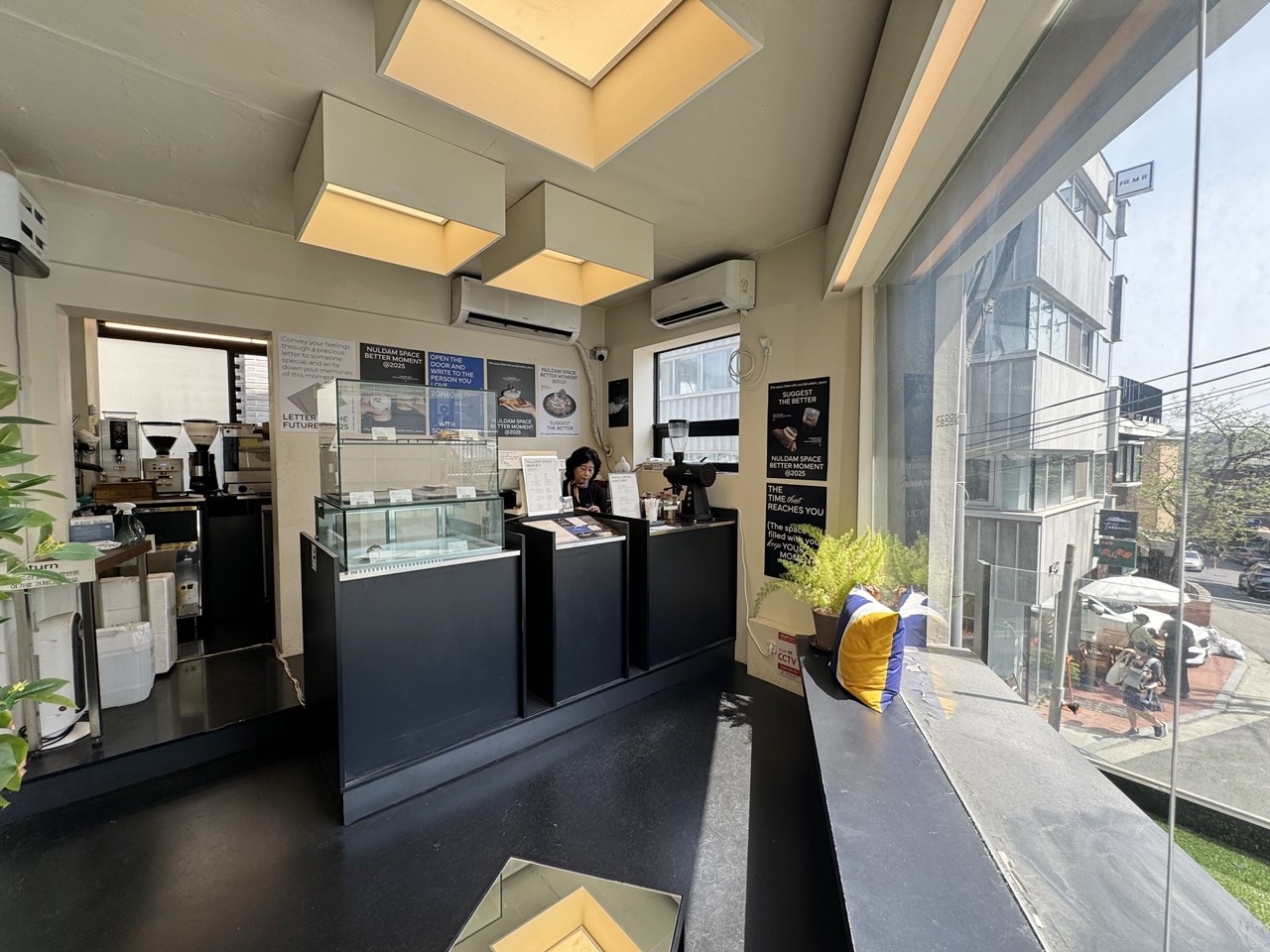 Nuldam Space - Haebangchon: the place