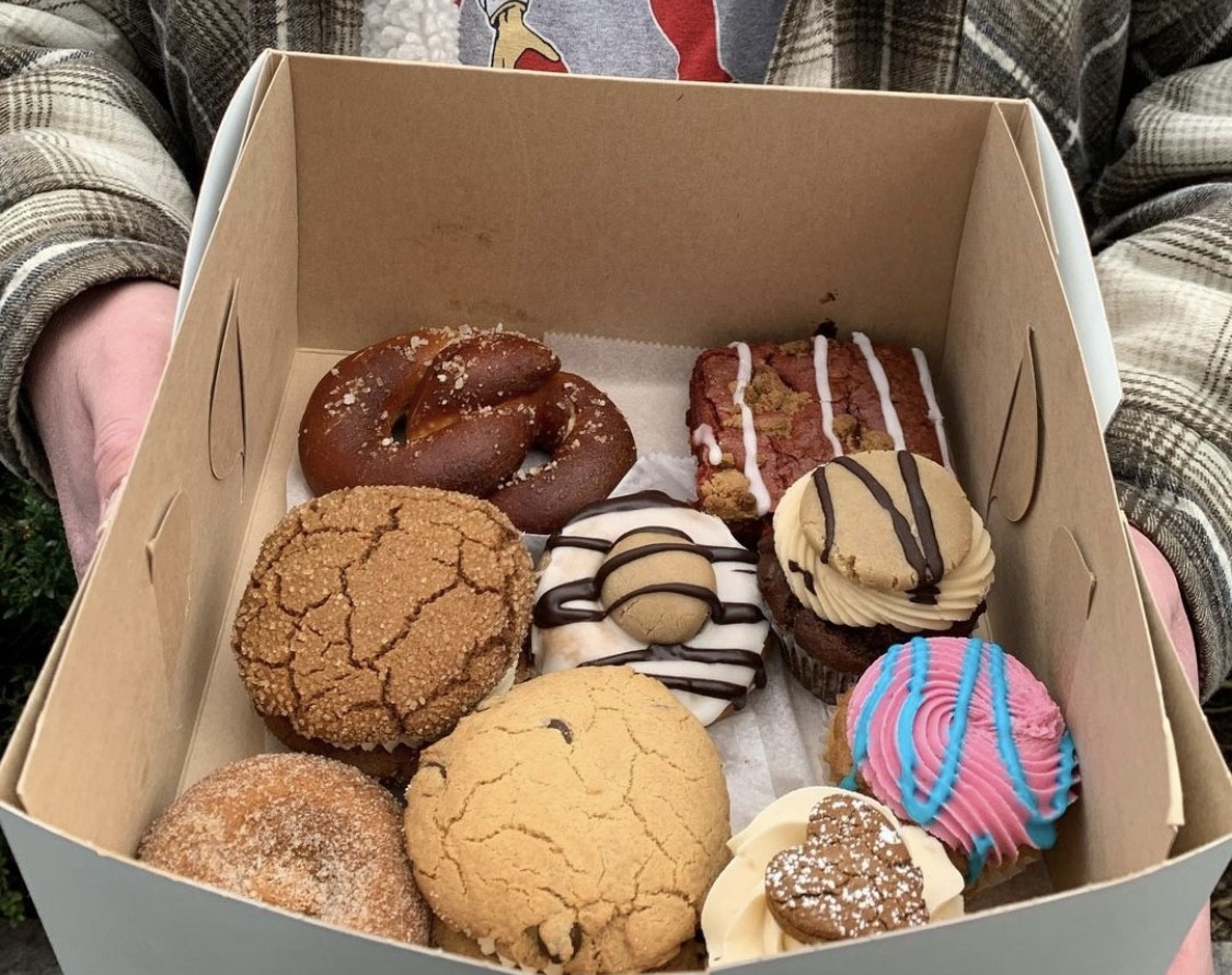 Jennifer Lee's Gourmet Bakery: food & drinks