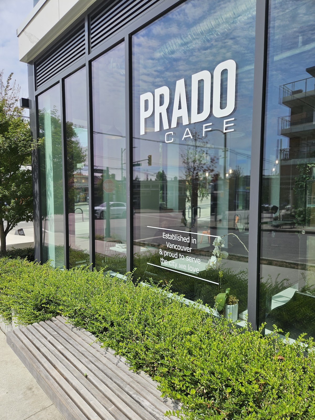 Prado Cafe: the place