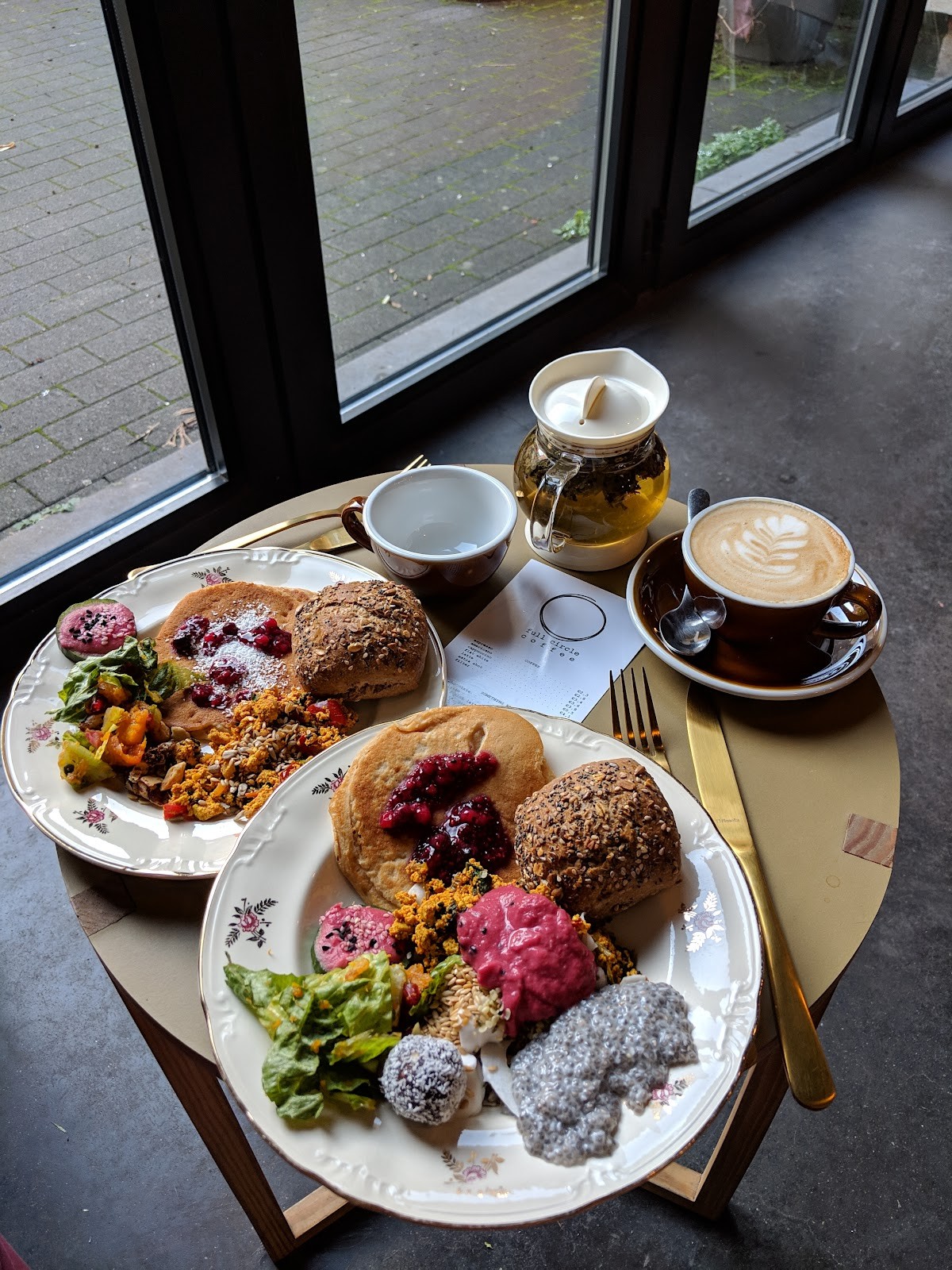 Full Circle Coffee Bar and Roastery - Zuid: food & drinks