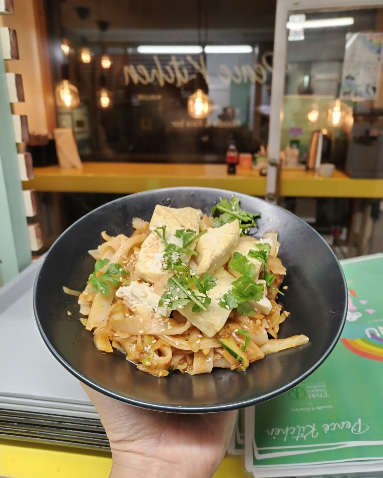 Peace Kitchen by Thai Vegan Kitchen Kallio: food & drinks