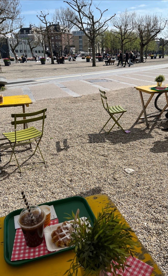 Kiosk Rembrandt Van Gogh: the place
