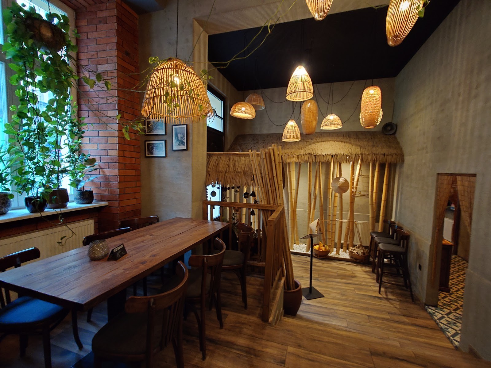 Bonjour Pho: the place