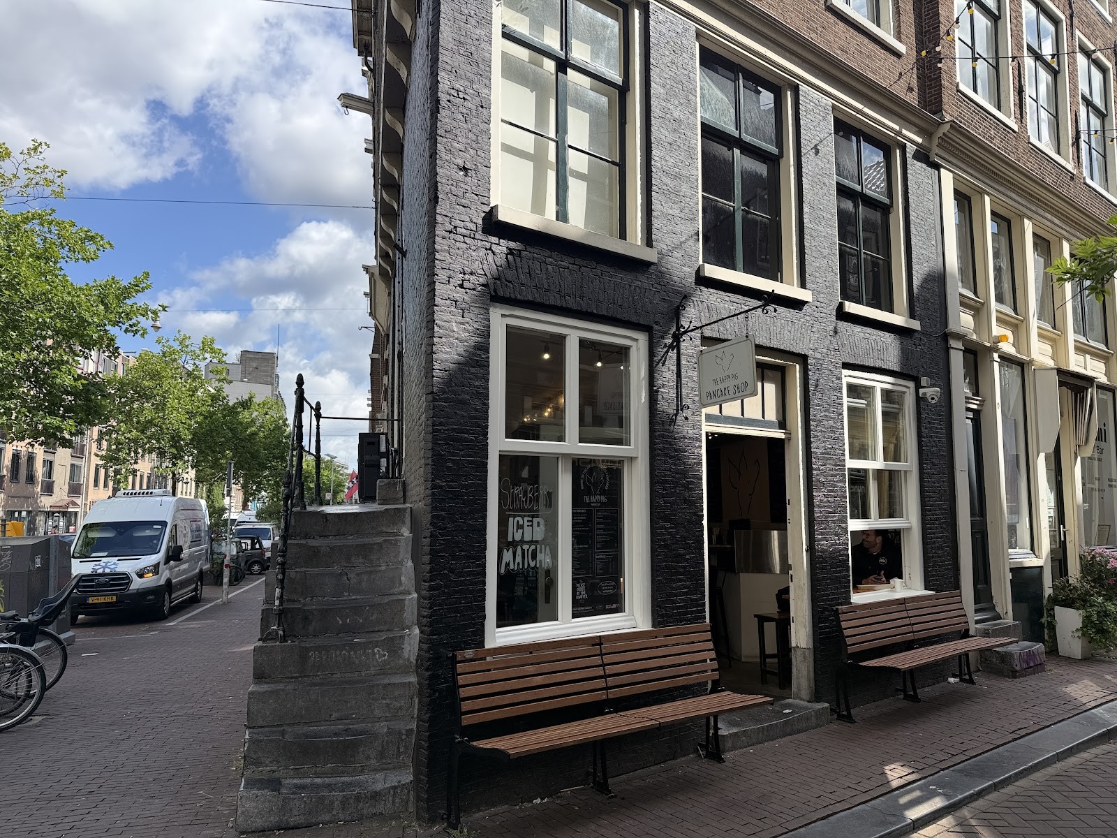 The Happy Pig Pancake Shop: the place