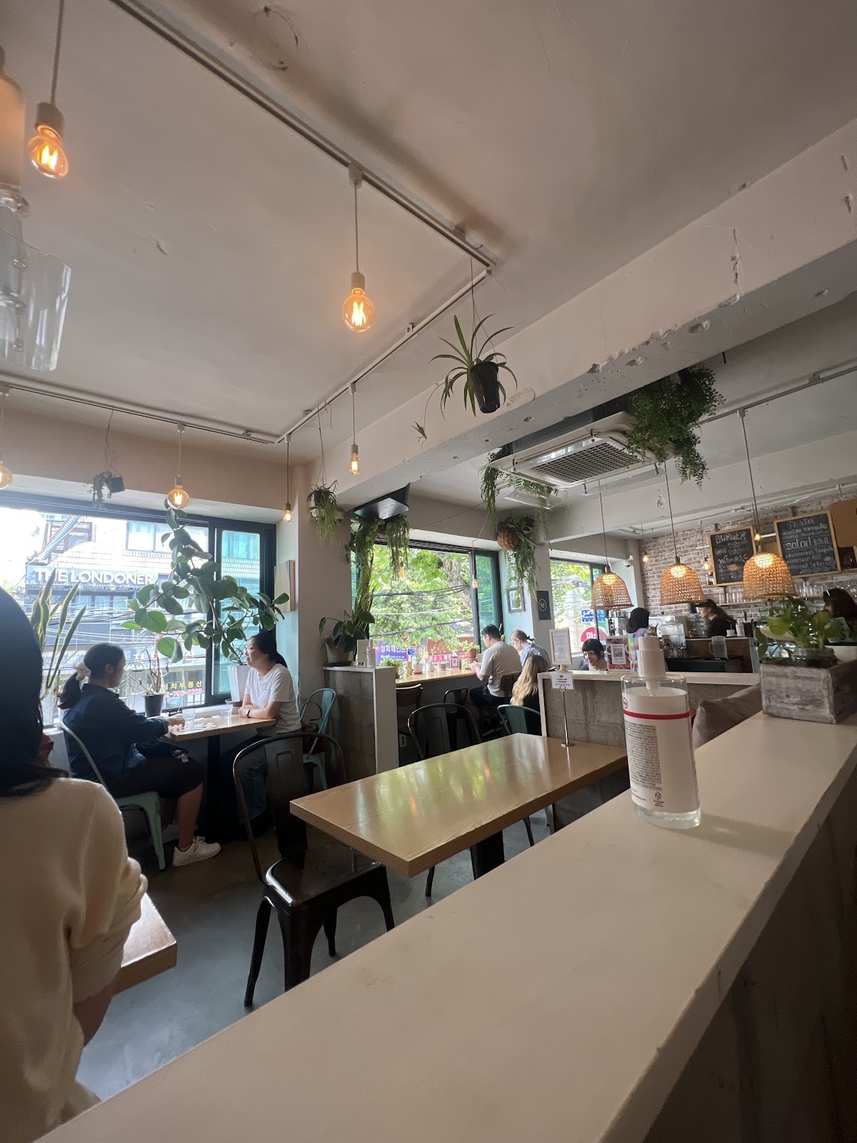 Plant Cafe Seoul (Itaewon): the place