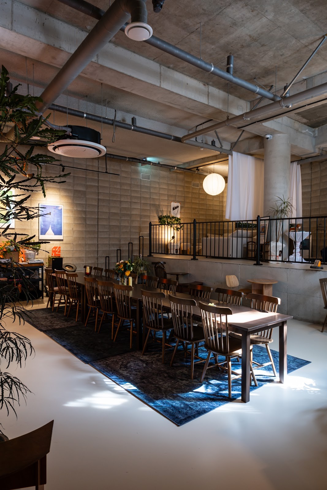 Escene: the place