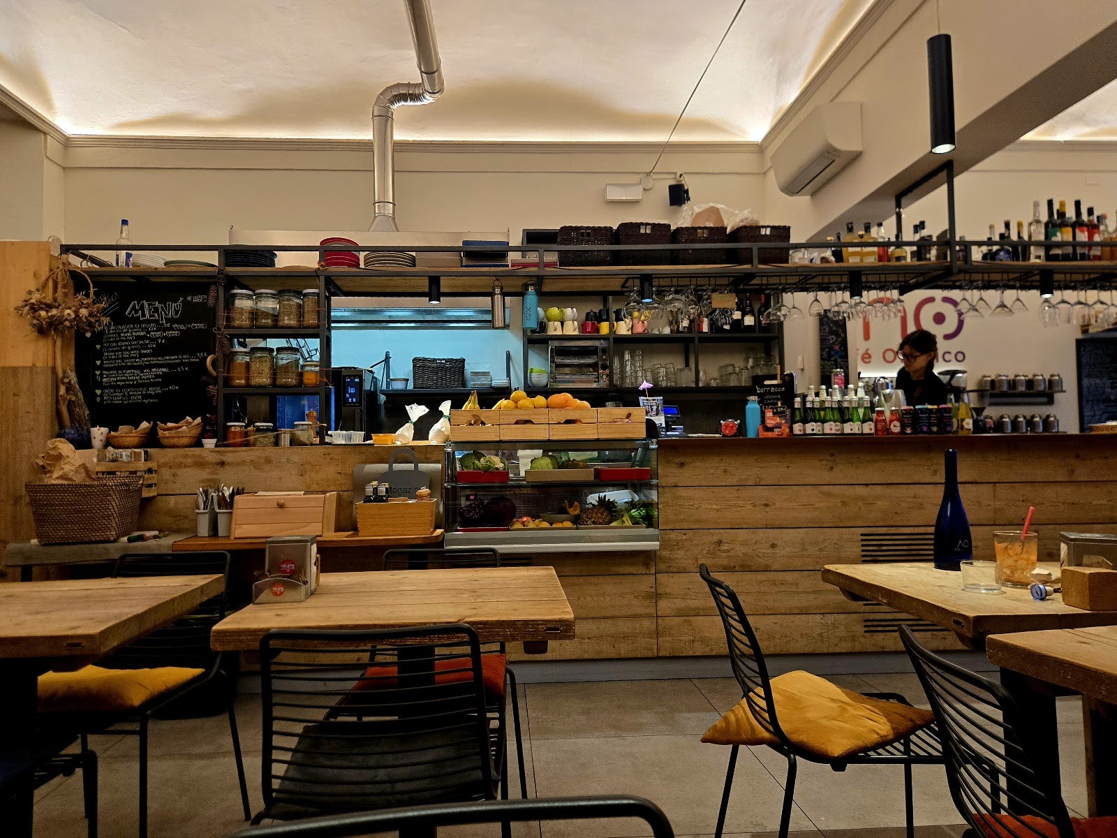 Uno Caffé Olistico: the place