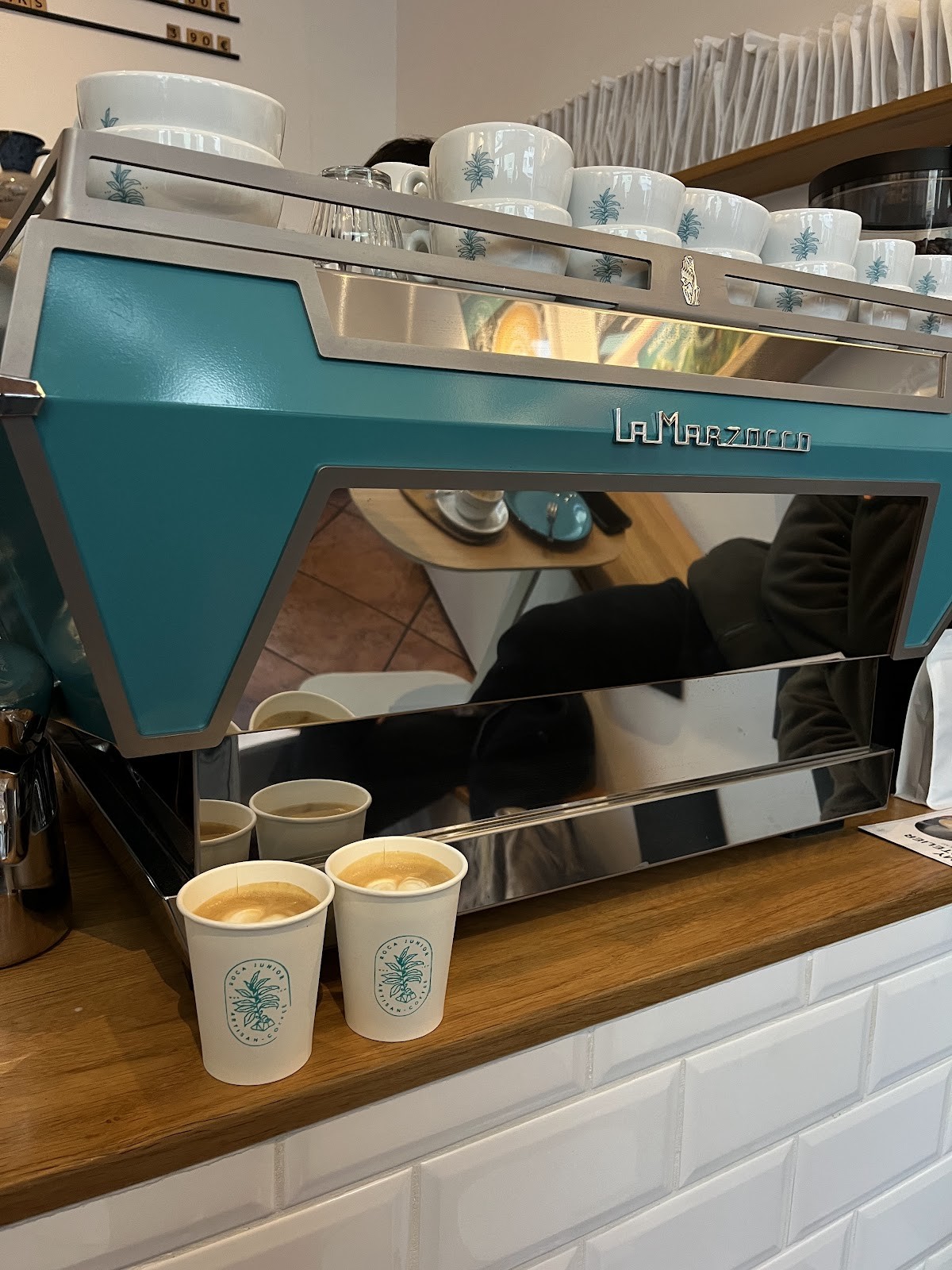 roca junior - artisan coffee: the place