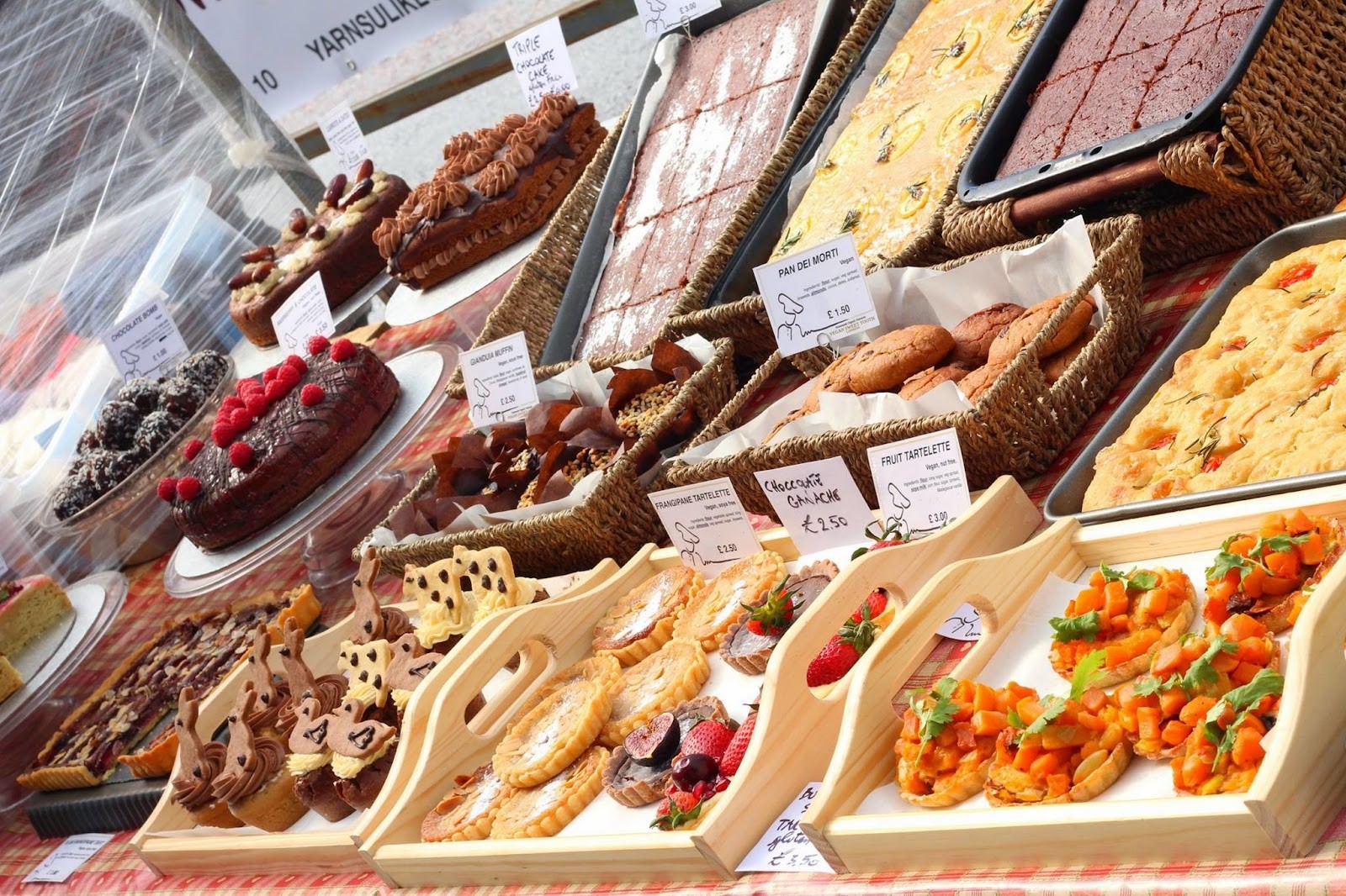 Vegan Sweet Tooth: food & drinks