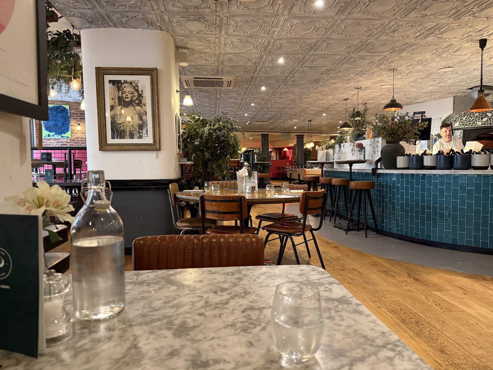 Pizza On The Park: the place