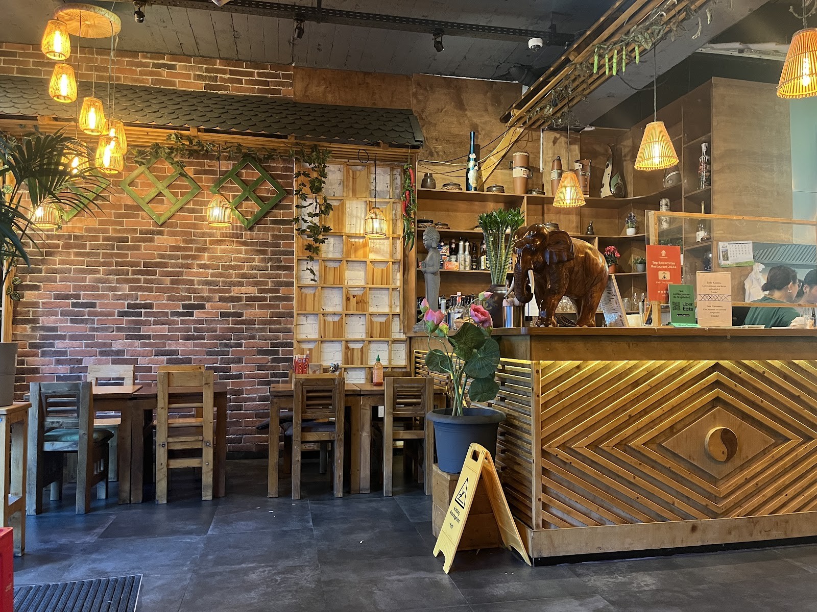 Viet - Thai Cuisine: the place