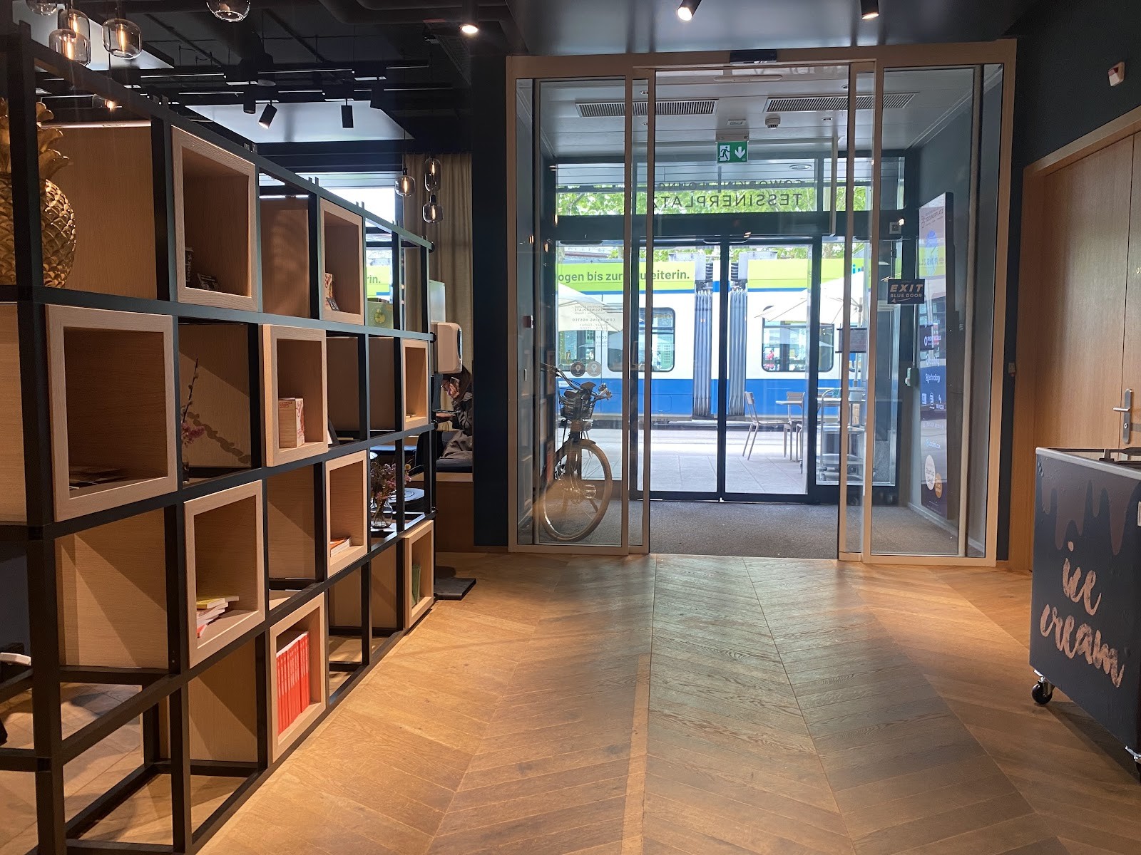 Coworking Lounge Tessinerplatz: the place