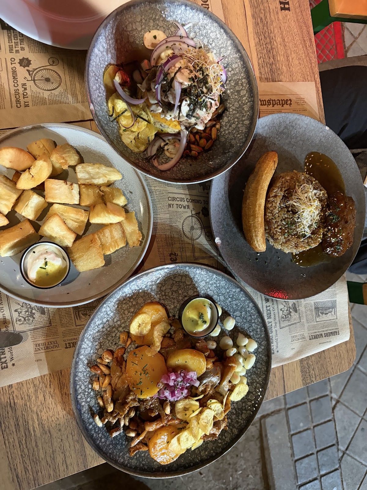 Los Andenes Puerta de Toledo: food & drinks
