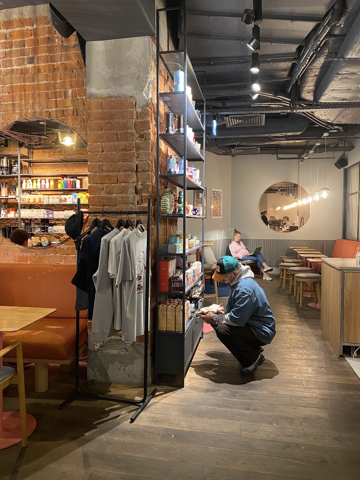 Coffeedesk Kawiarnia - Próżna: the place