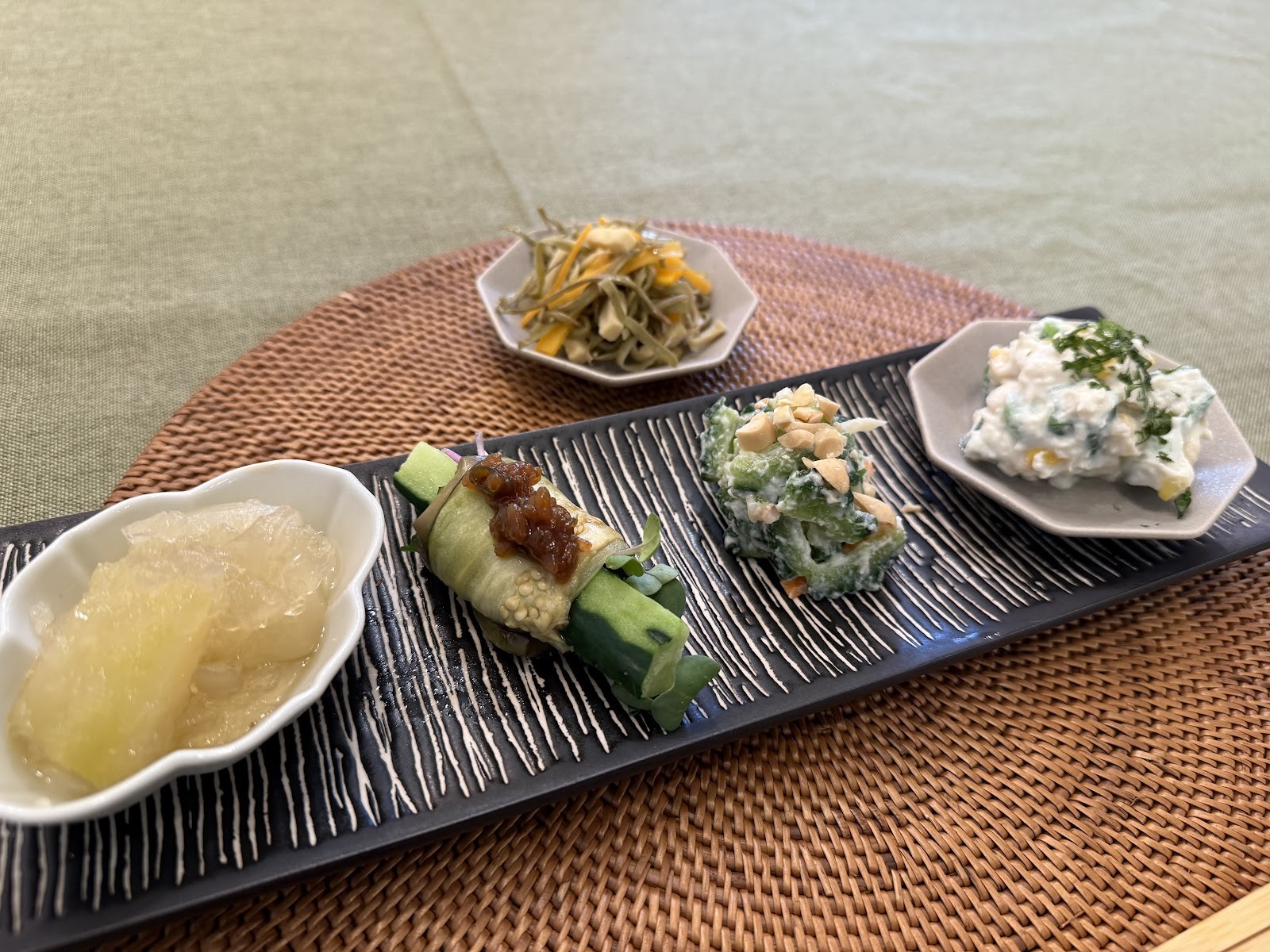 PLANT KITCHEN TOKYO: food & drinks