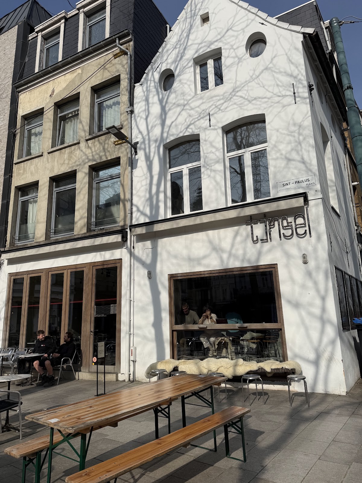 Tinsel: the place