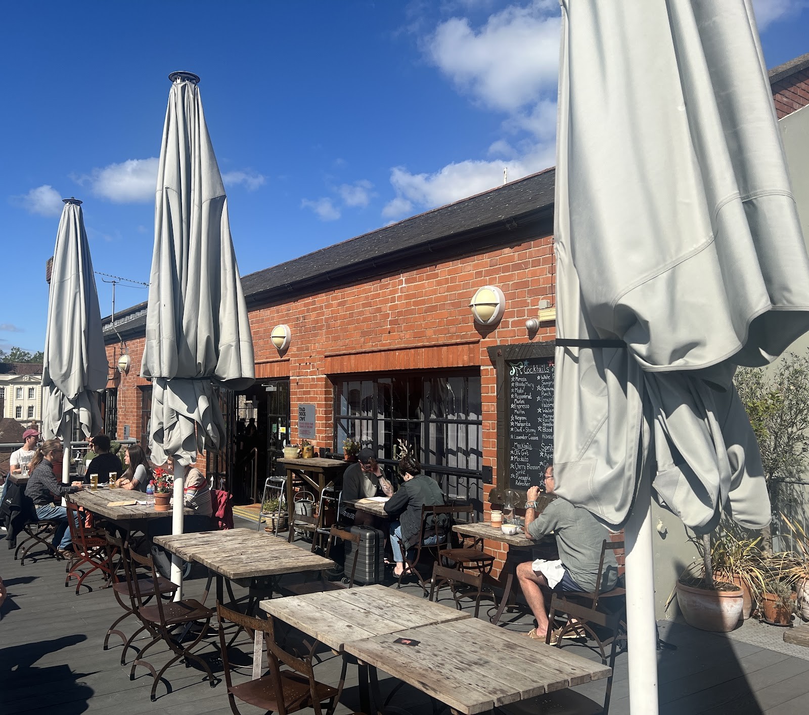 Mud Dock Café: the place