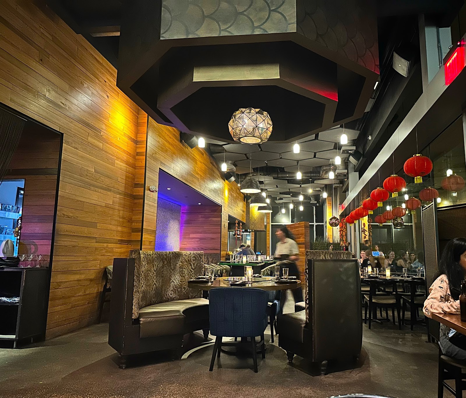 WU Chow - Downtown: the place