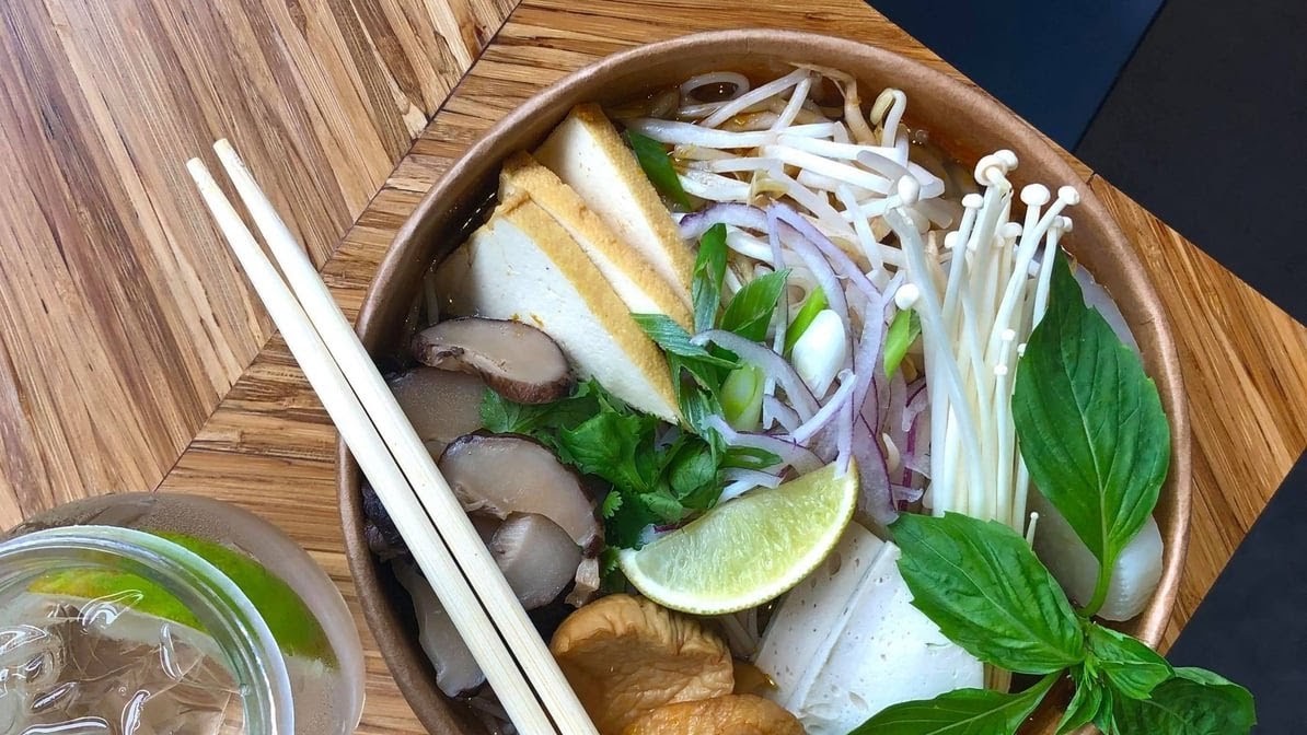 Khoe: food & drinks