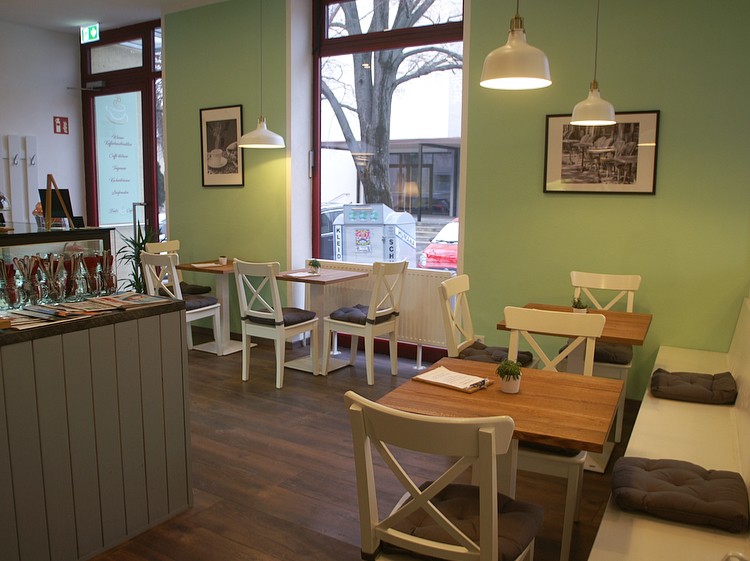 Fredi's Cafe: the place