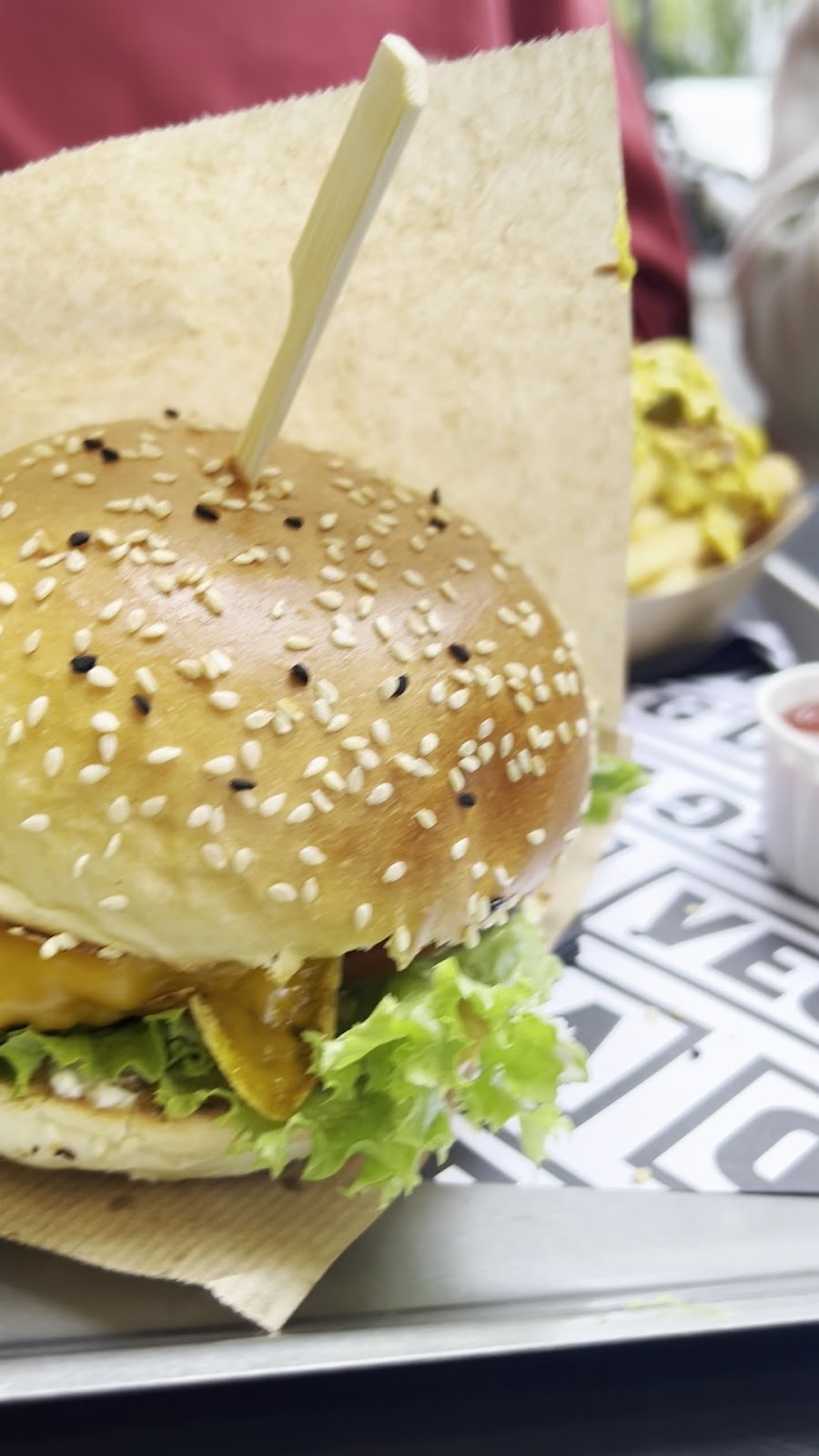 VEG'D - Vegan Burgers - Schöneberg: food & drinks