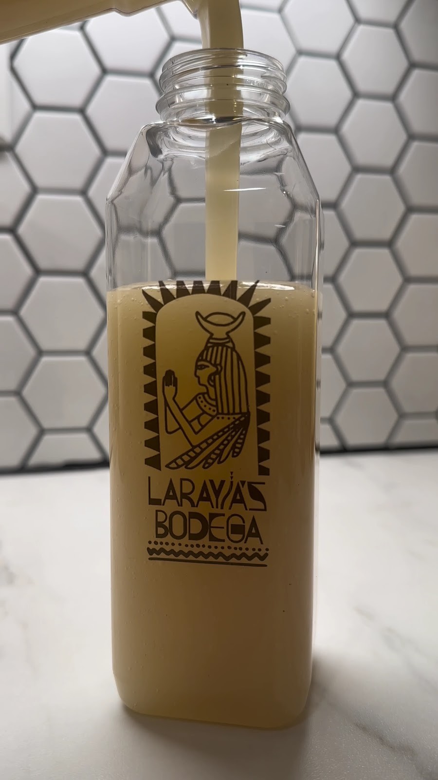 LaRayia's Bodega: food & drinks