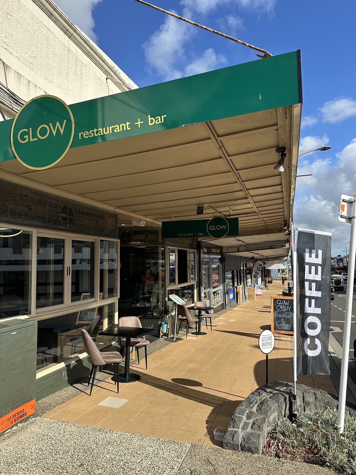 Glow Restaurant & Bar: the place