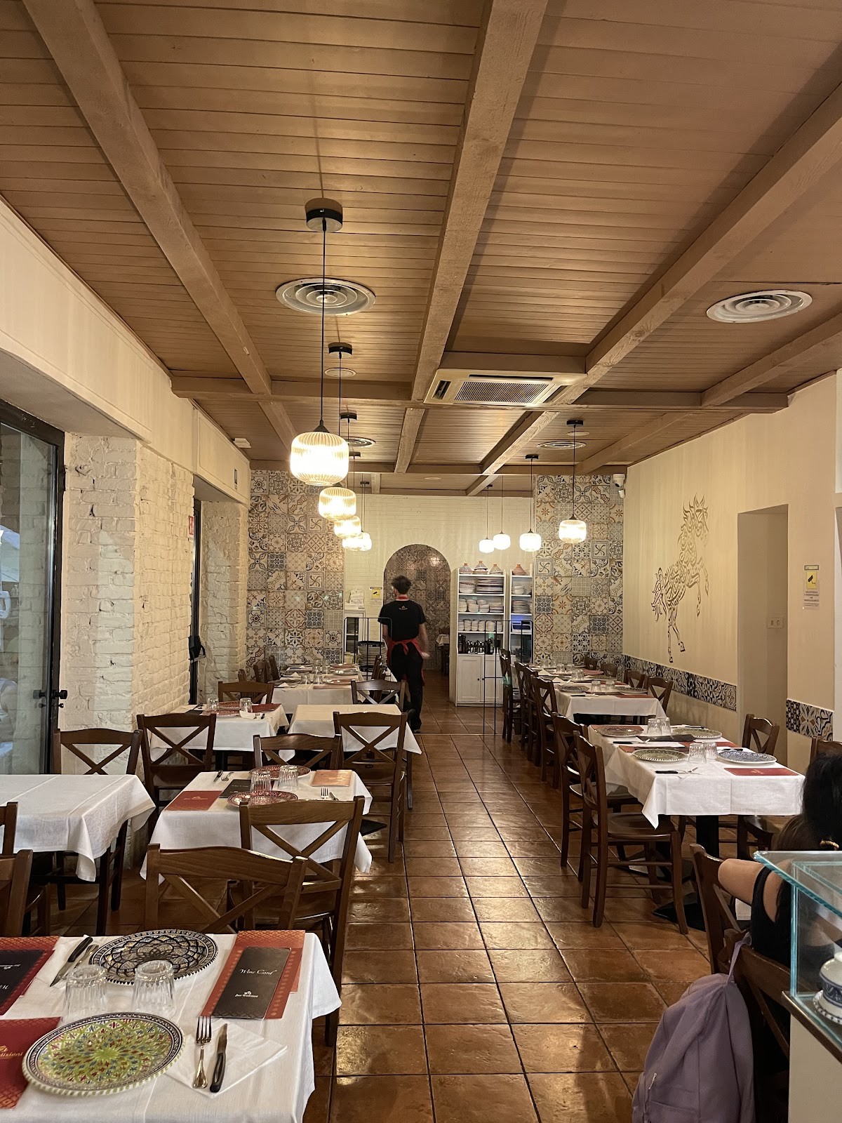 Due Tradizioni | Italian & Lebanese restaurant (via Borsi): the place