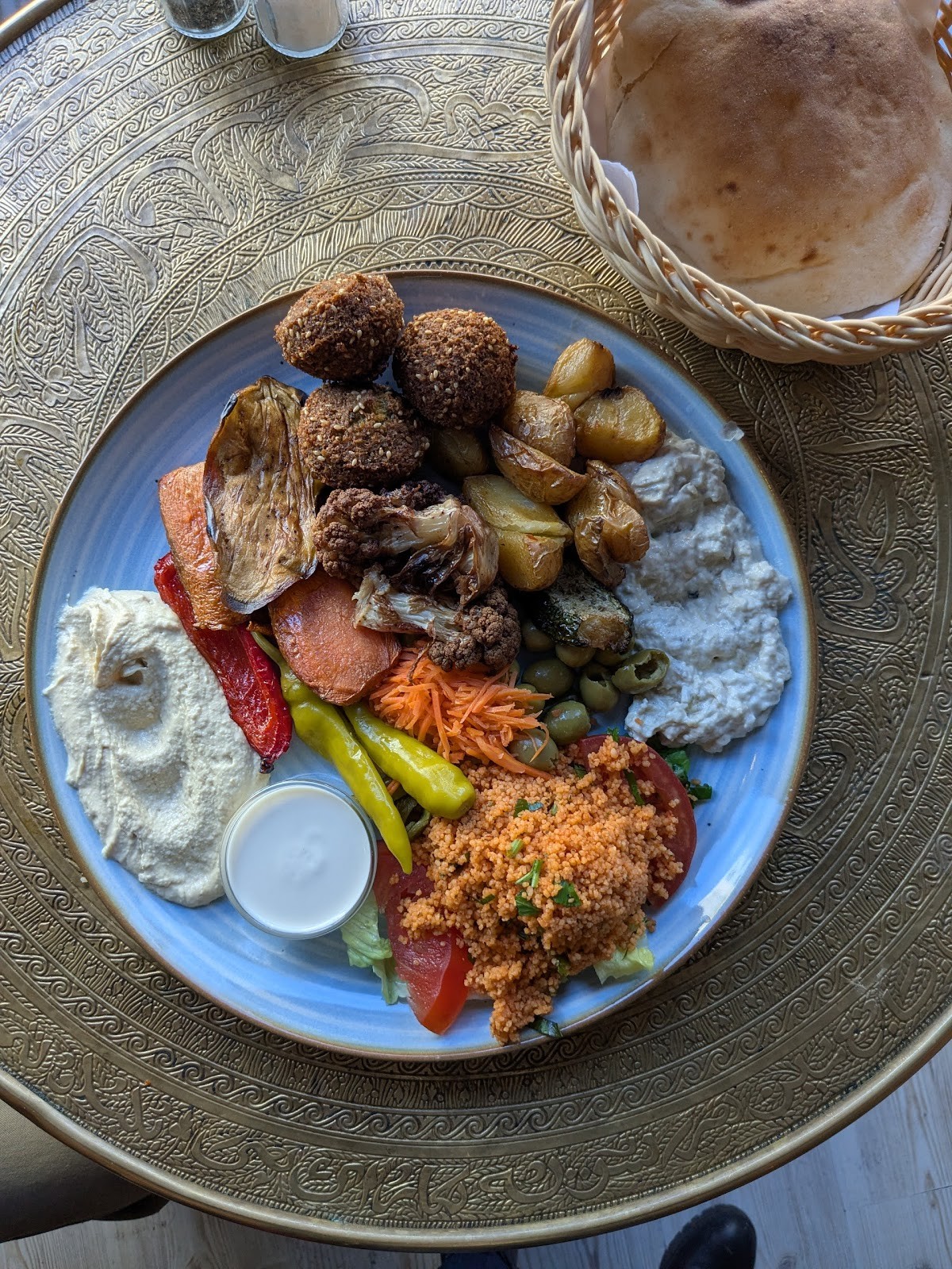 Kiez Falafel: food & drinks