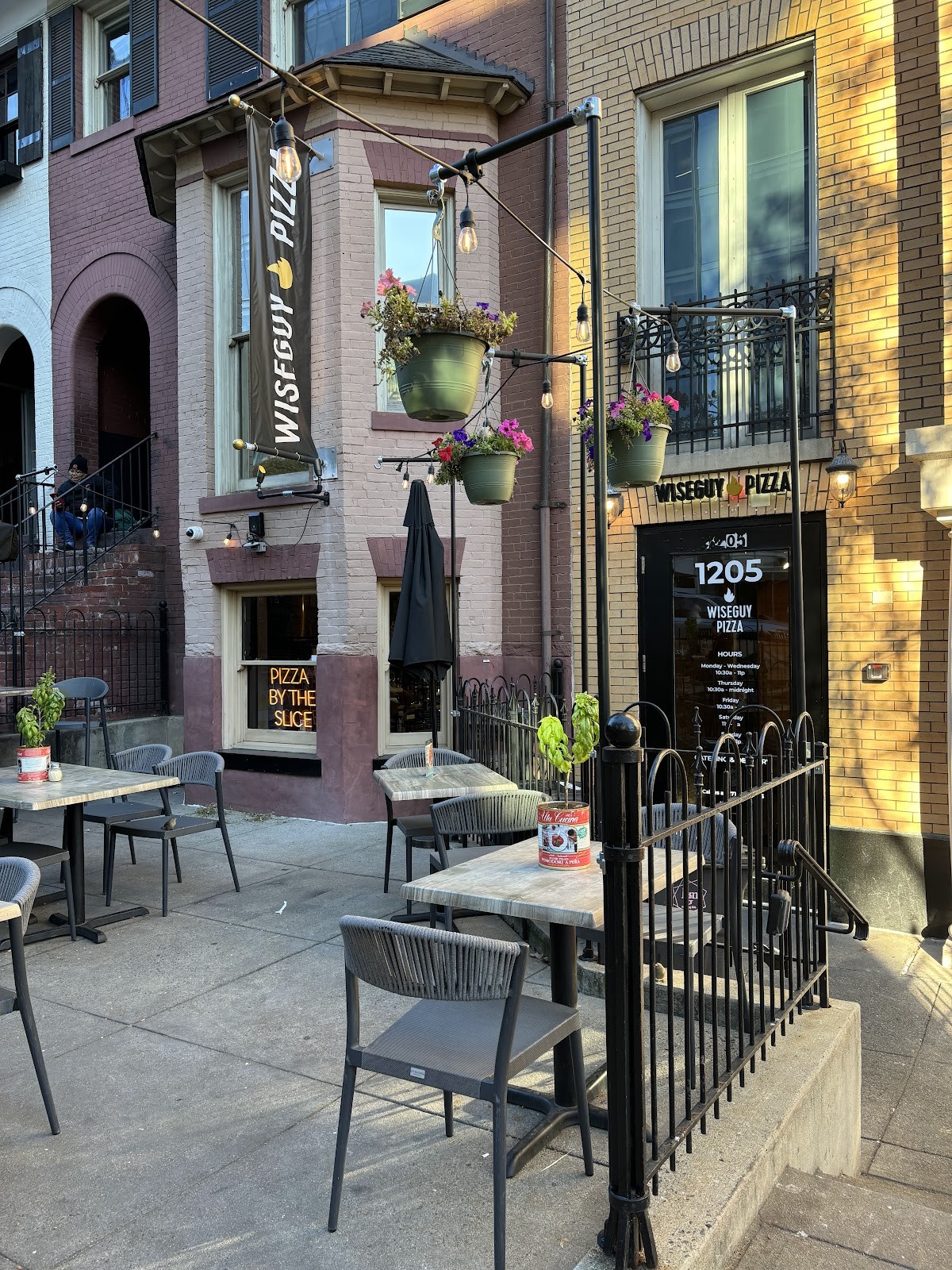 Wiseguy Pizza: the place