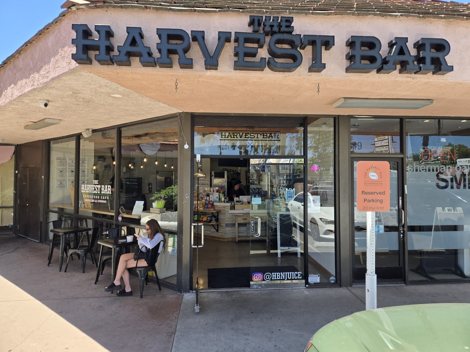 The Harvest Bar: the place