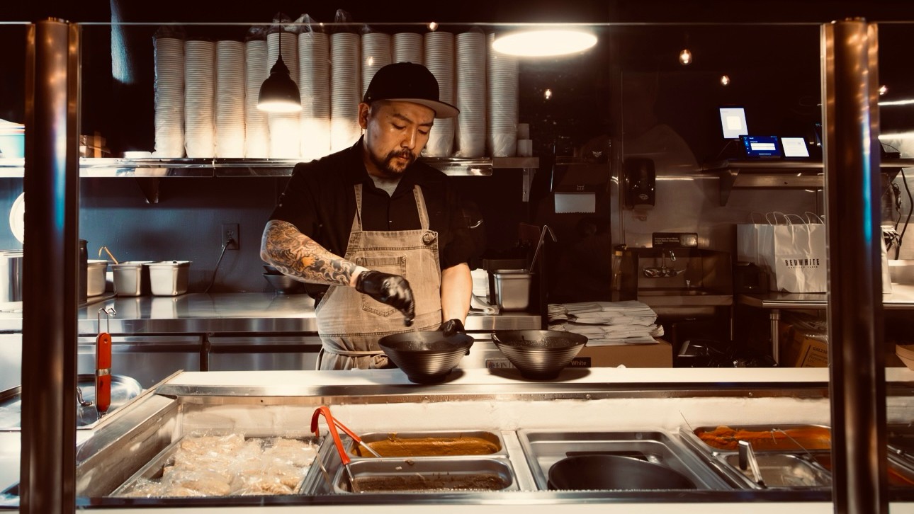REDWHITE BONELESS RAMEN: the place
