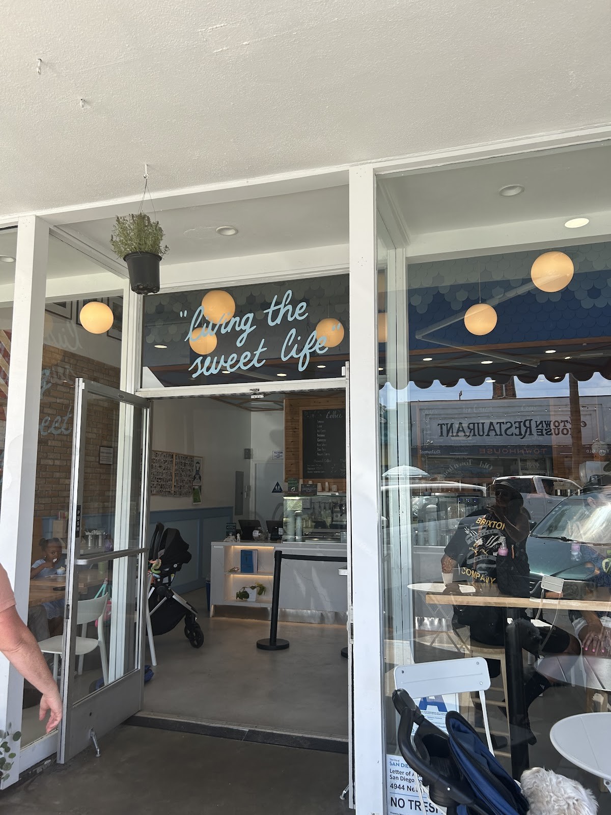 Scoops Ocean Beach: the place