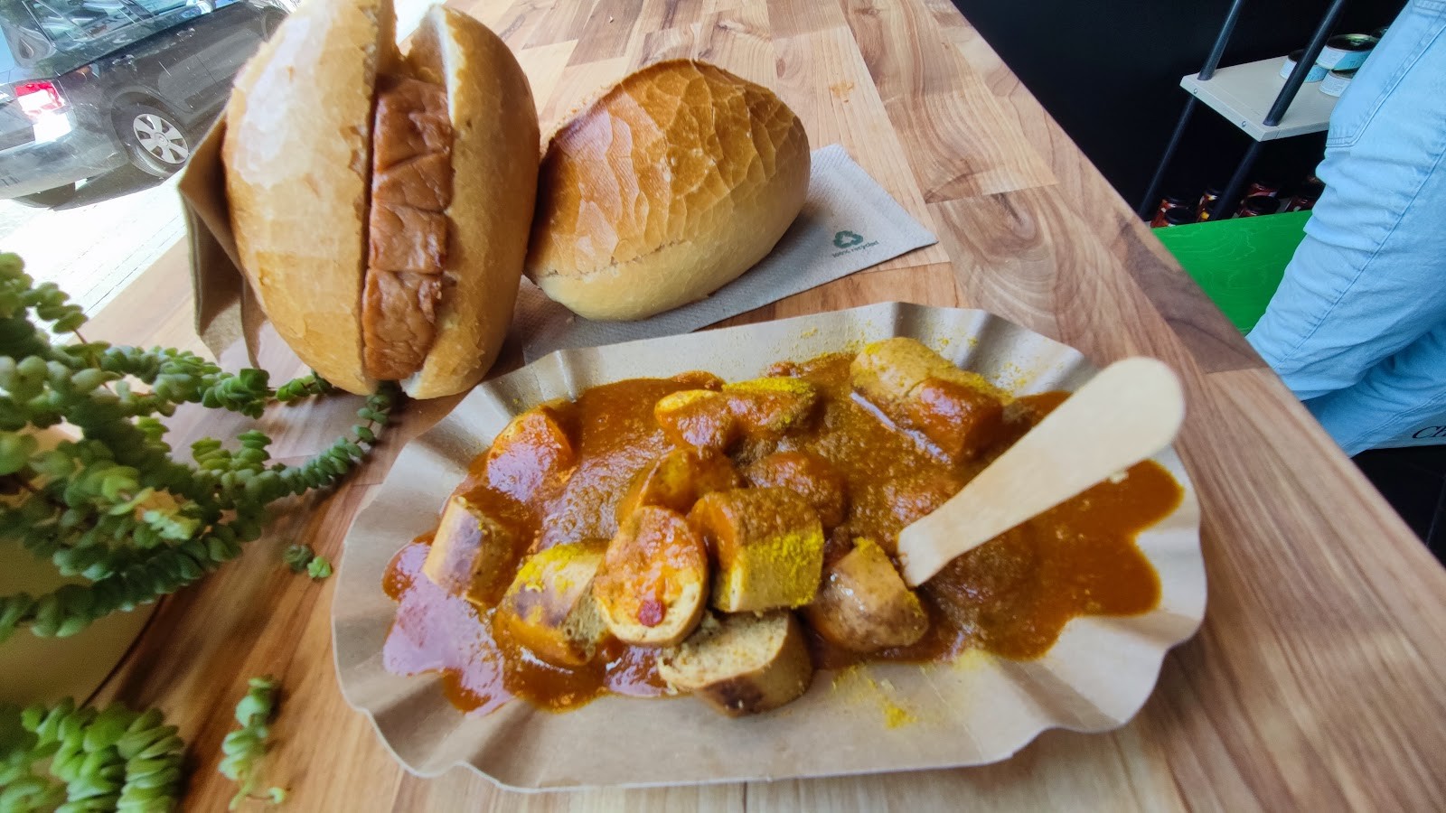 Die Vegane Fleischerei Köln - Lebensmittelhandel mit Frischetheke und Imbiss, Catering: food & drinks