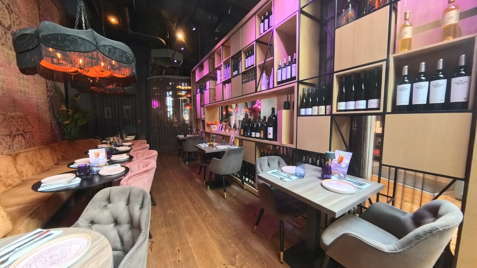 Cardamom Progressive Indian Dining: the place