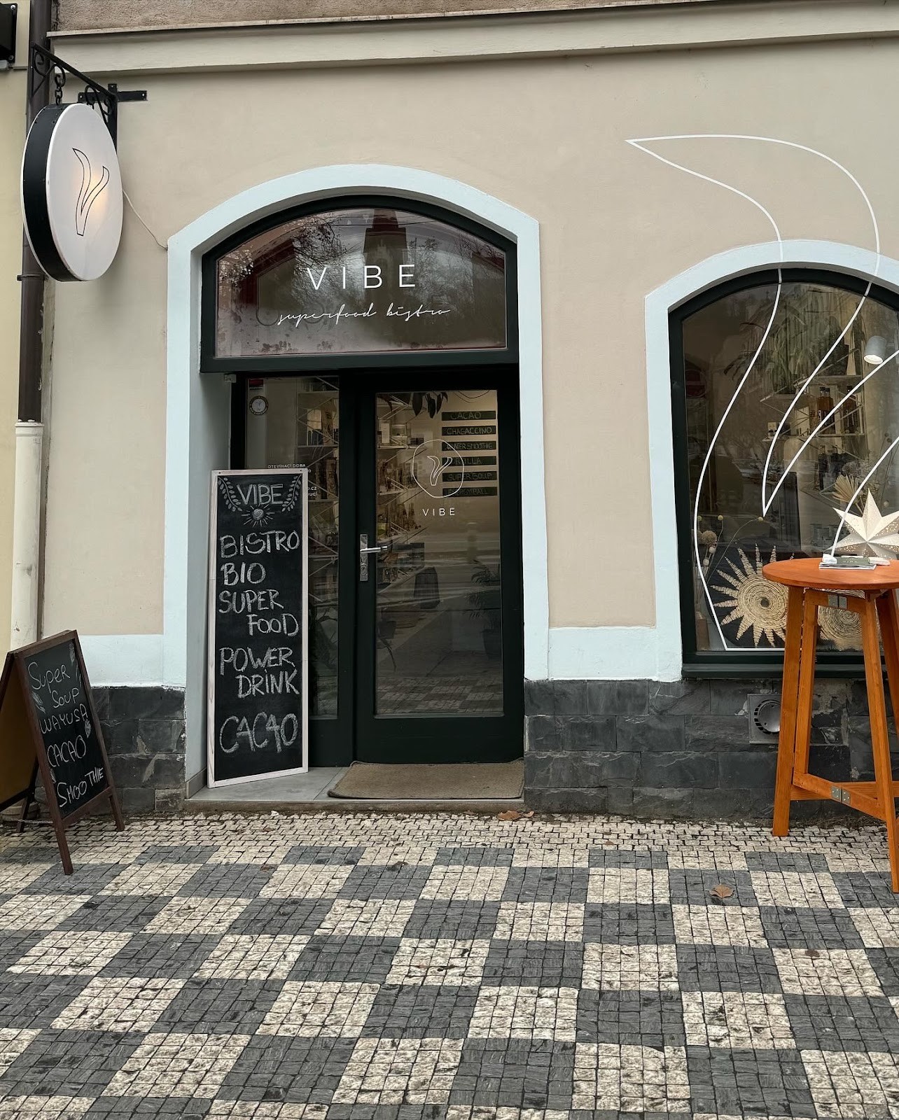 VIBE Superfood Bistro: the place