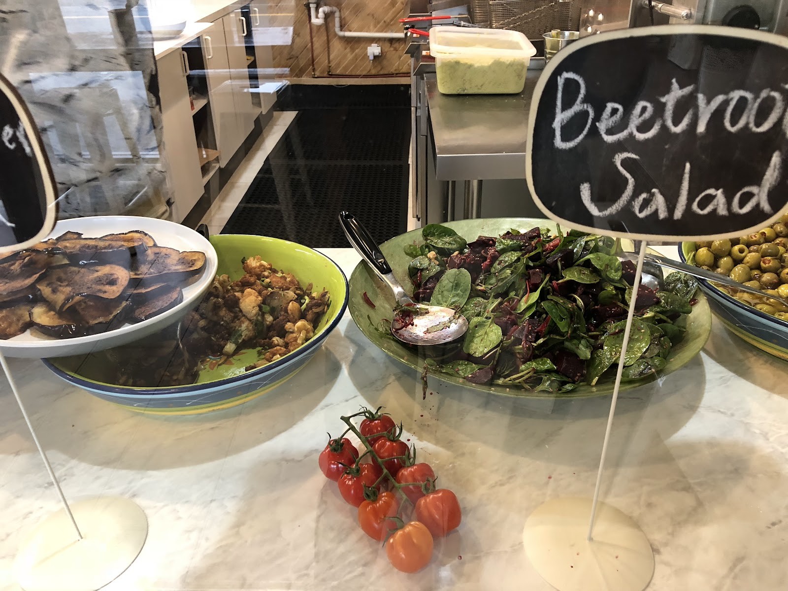 Falafel Place: food & drinks
