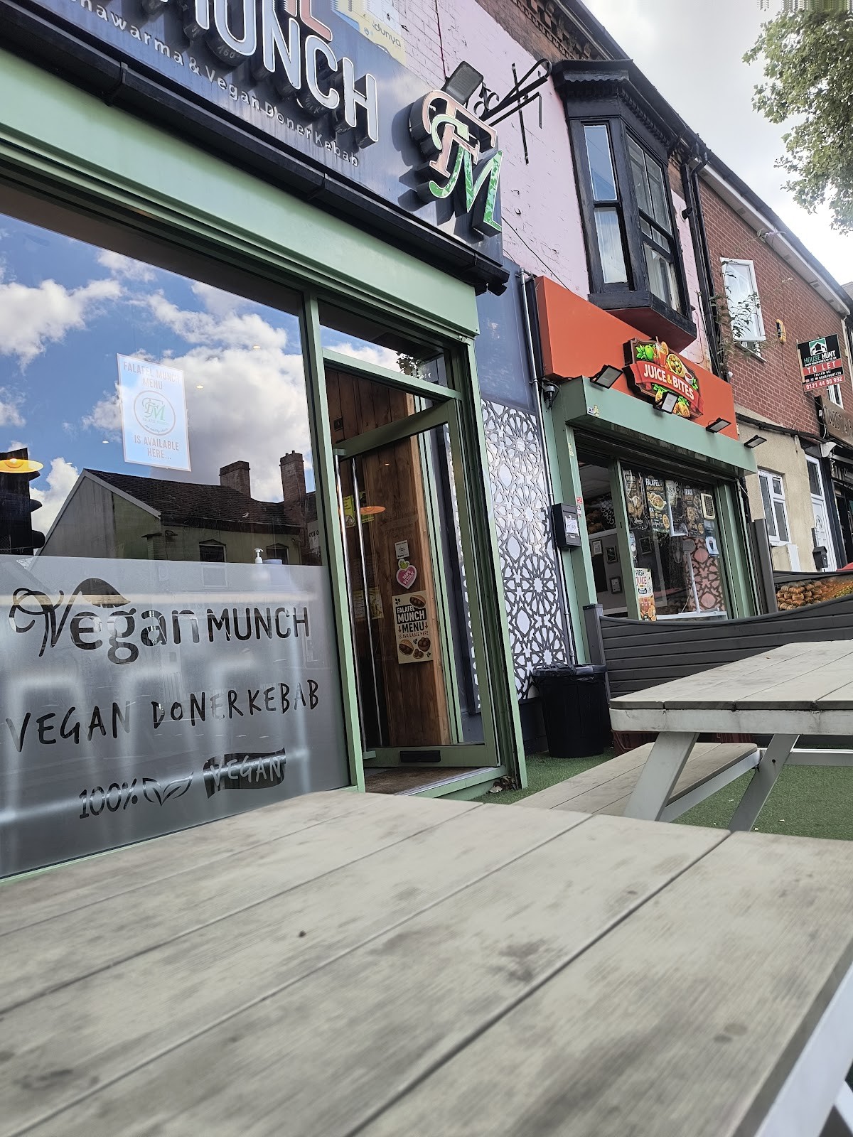 Vegan Falafel Munch UK: the place