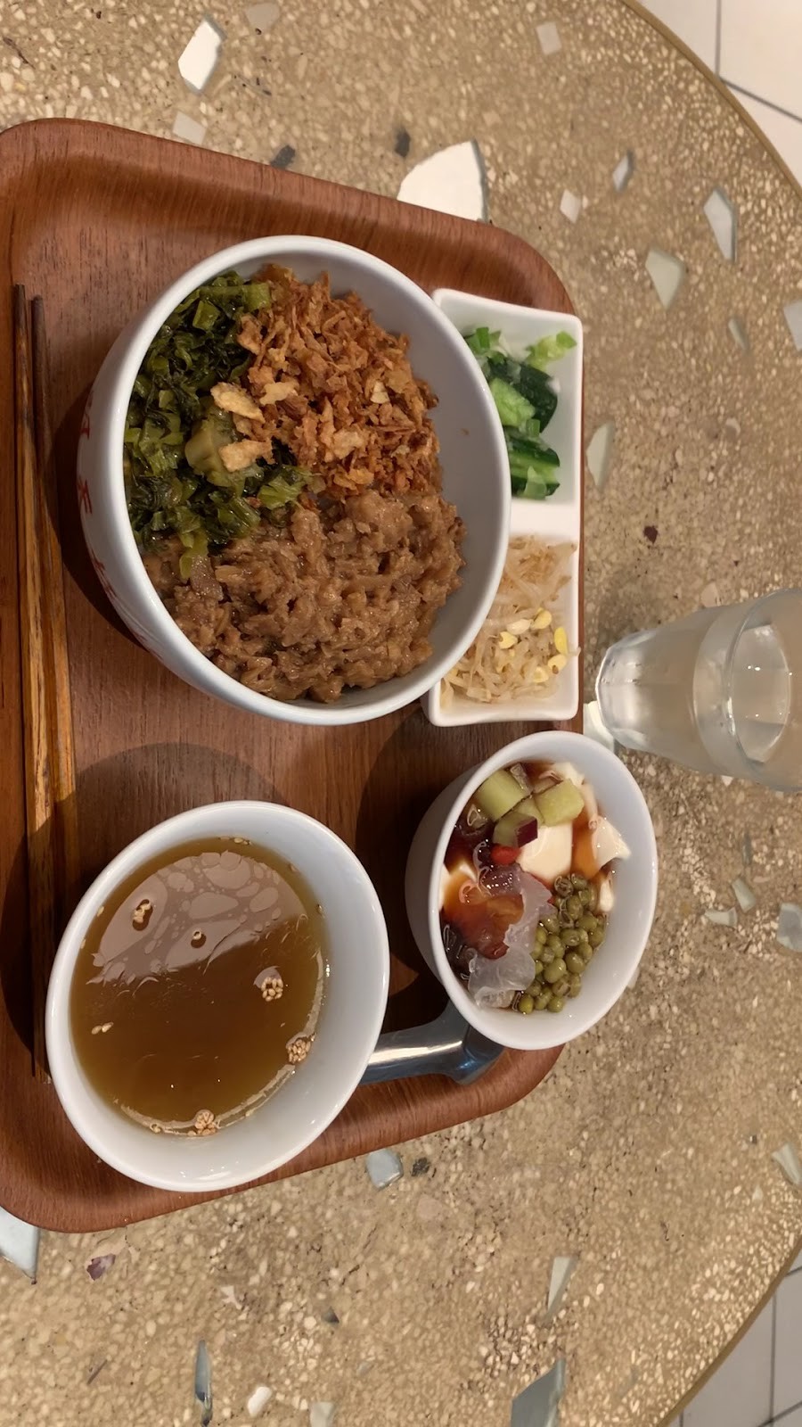 Ming Teng HAO HAO: food & drinks