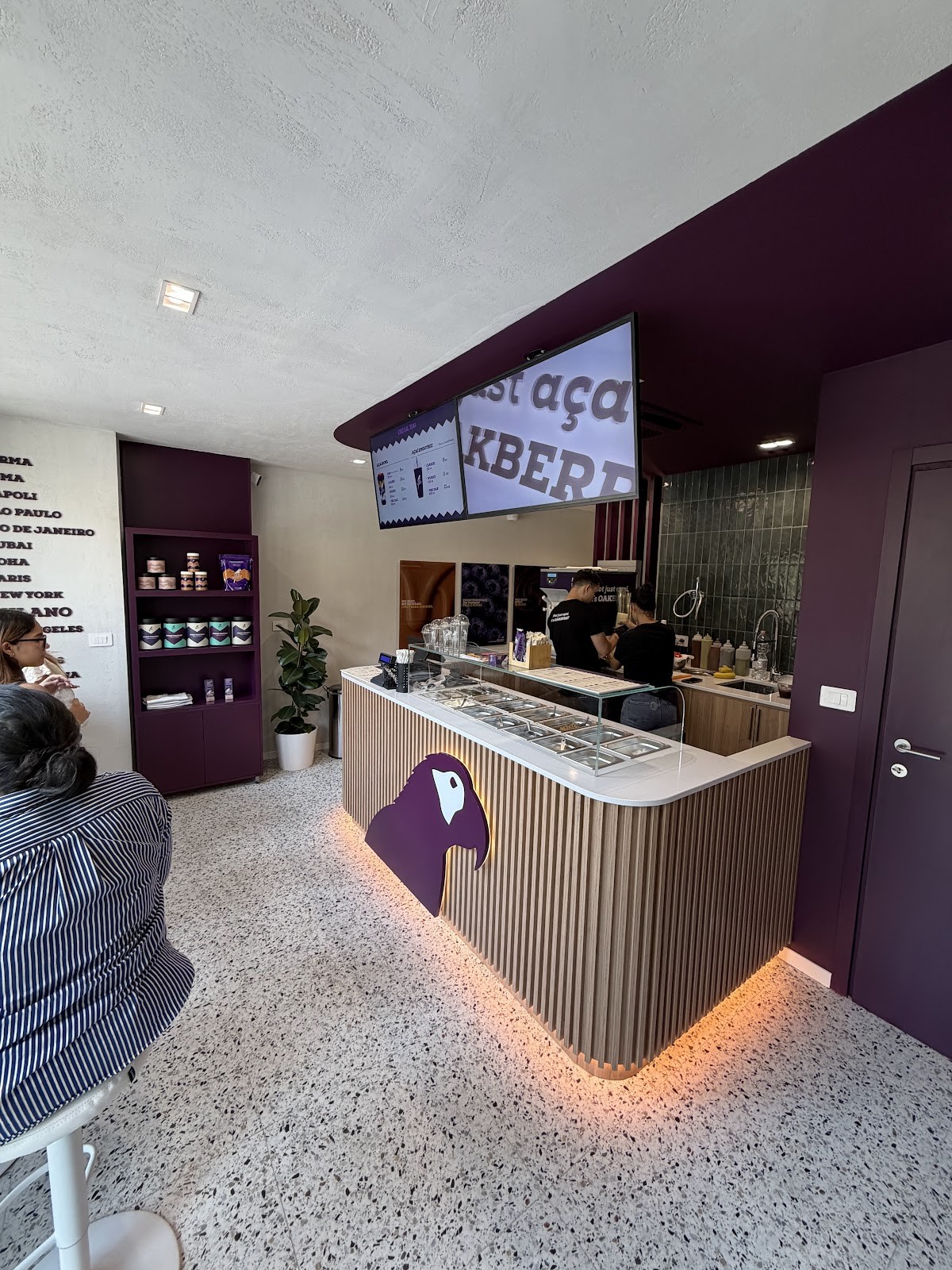 Oakberry Açaí - Milano Piazza Diaz: the place