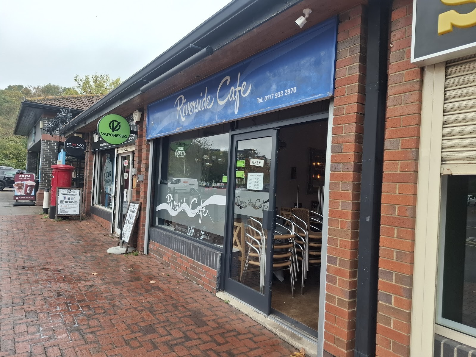 Riverside Café: the place