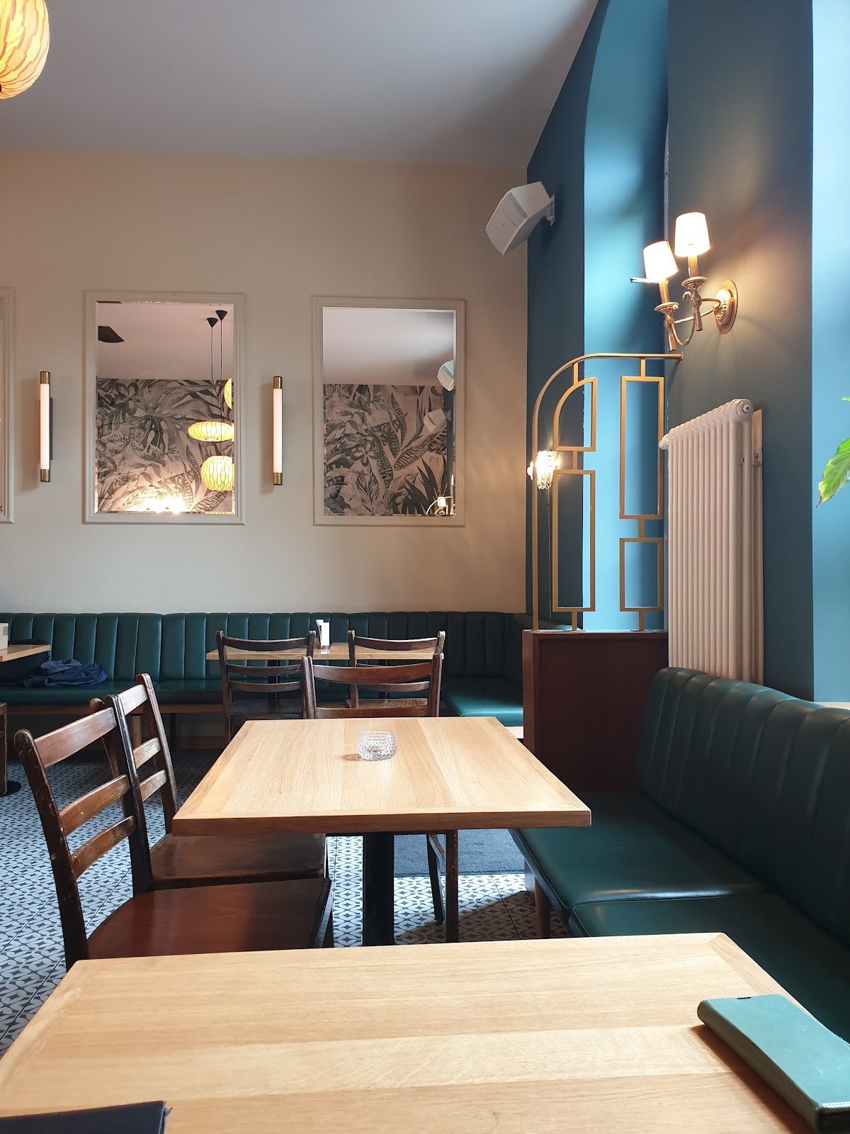 Volkshaus: the place